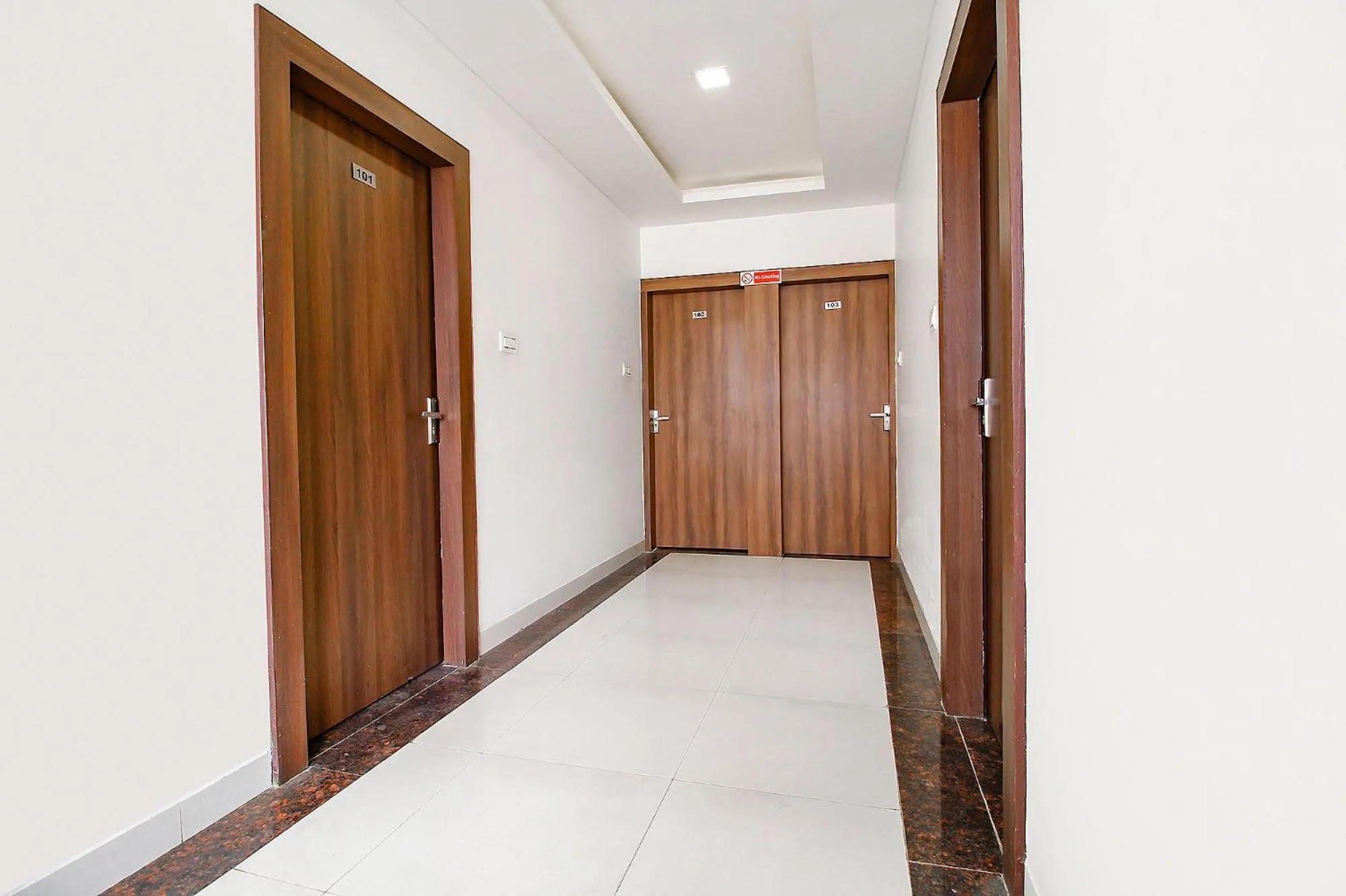 Lobby or reception in FabExpress Comfort Stay I