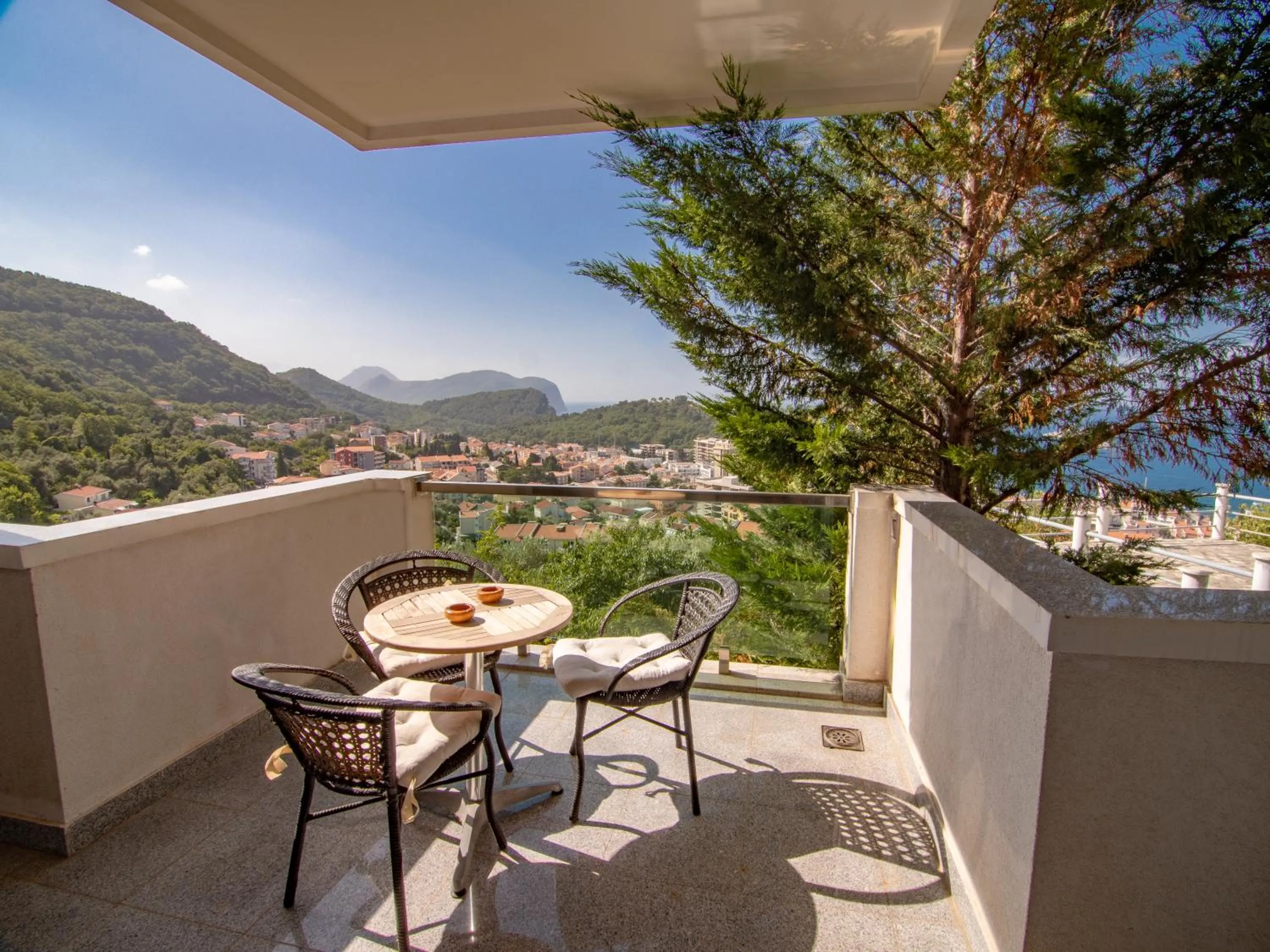 Balcony/Terrace in Mum's Apartment