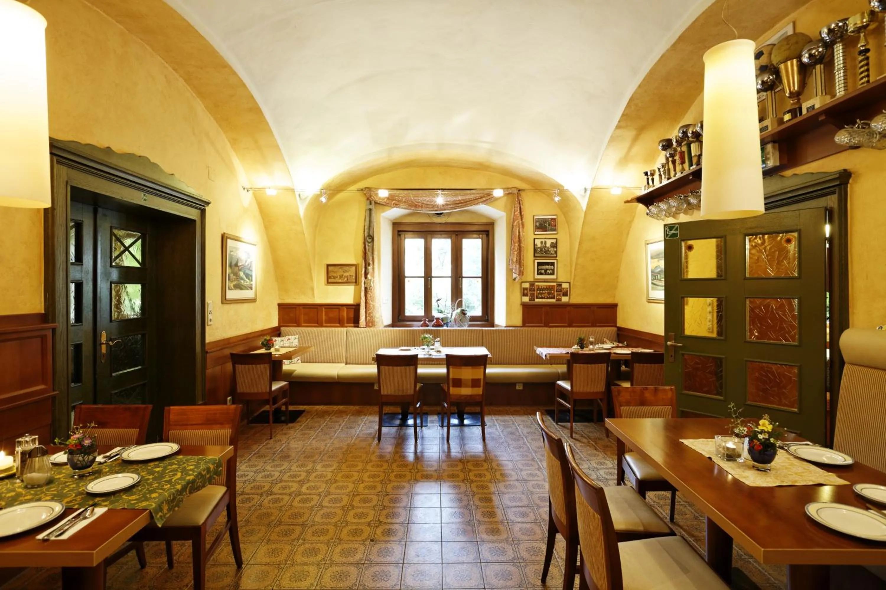 Restaurant/places to eat in Gasthof Pack "Zur Lebing Au"