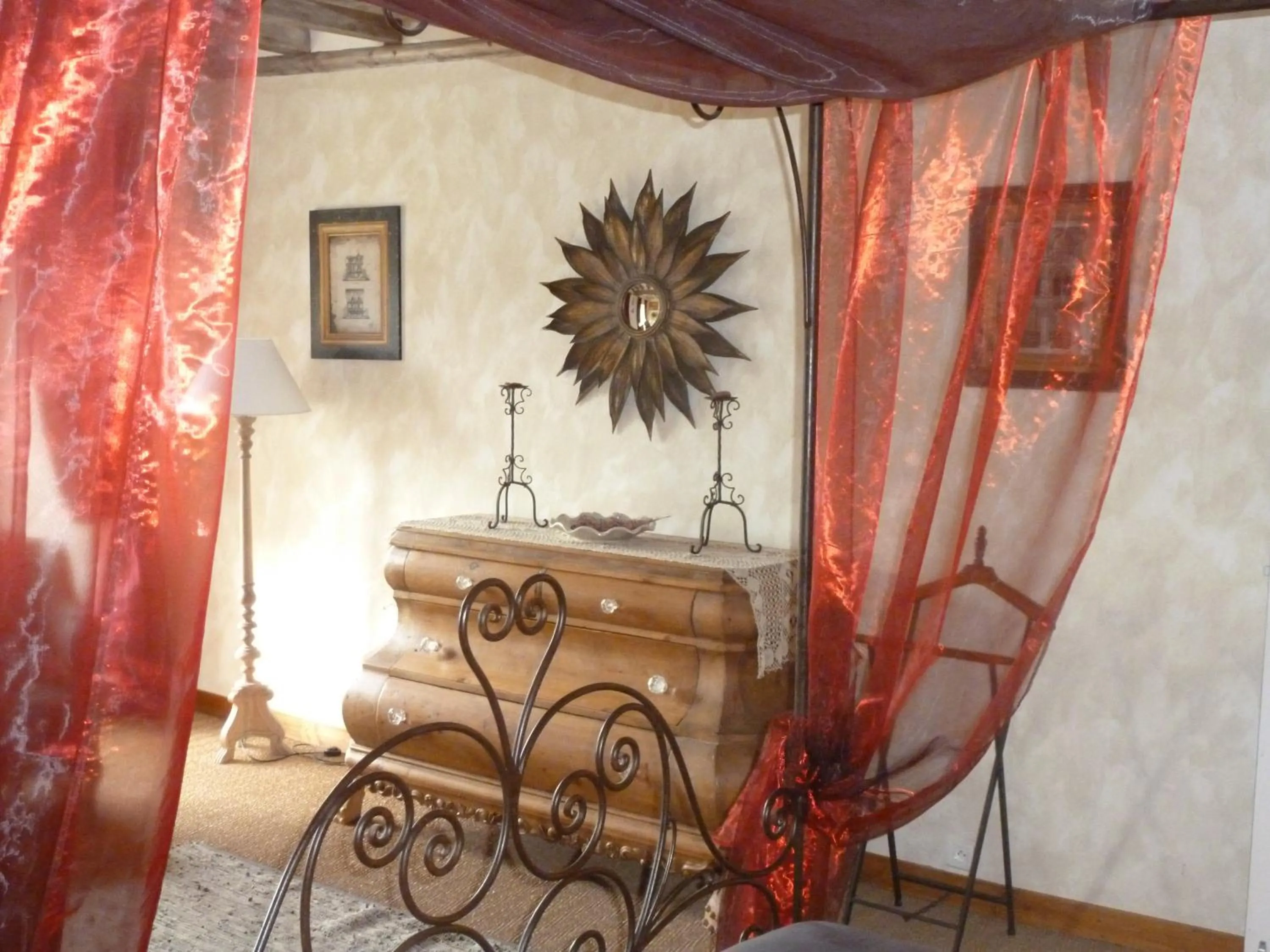 Bedroom in Manoir De Savigny