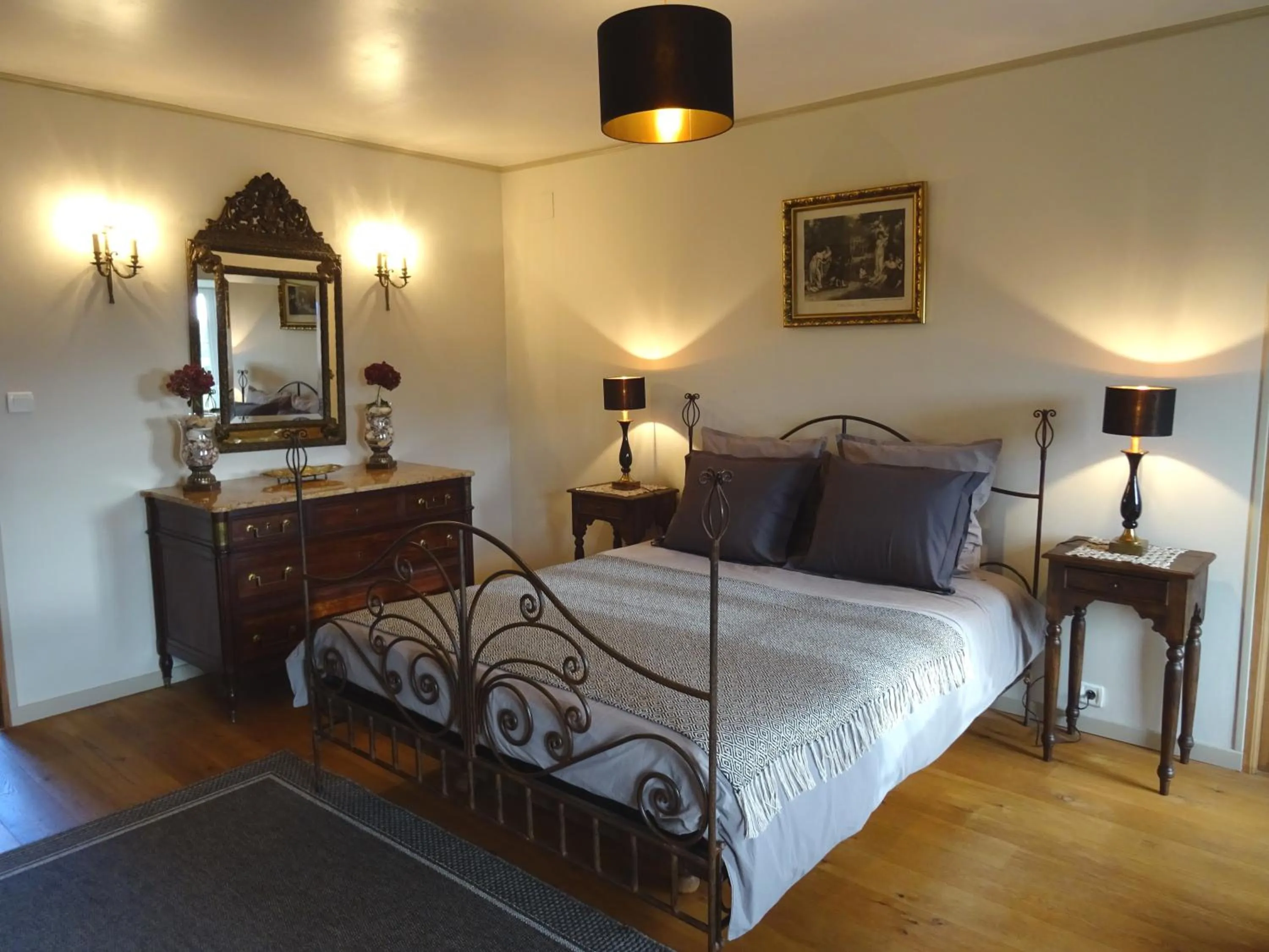 Photo of the whole room, Bed in Manoir De Savigny