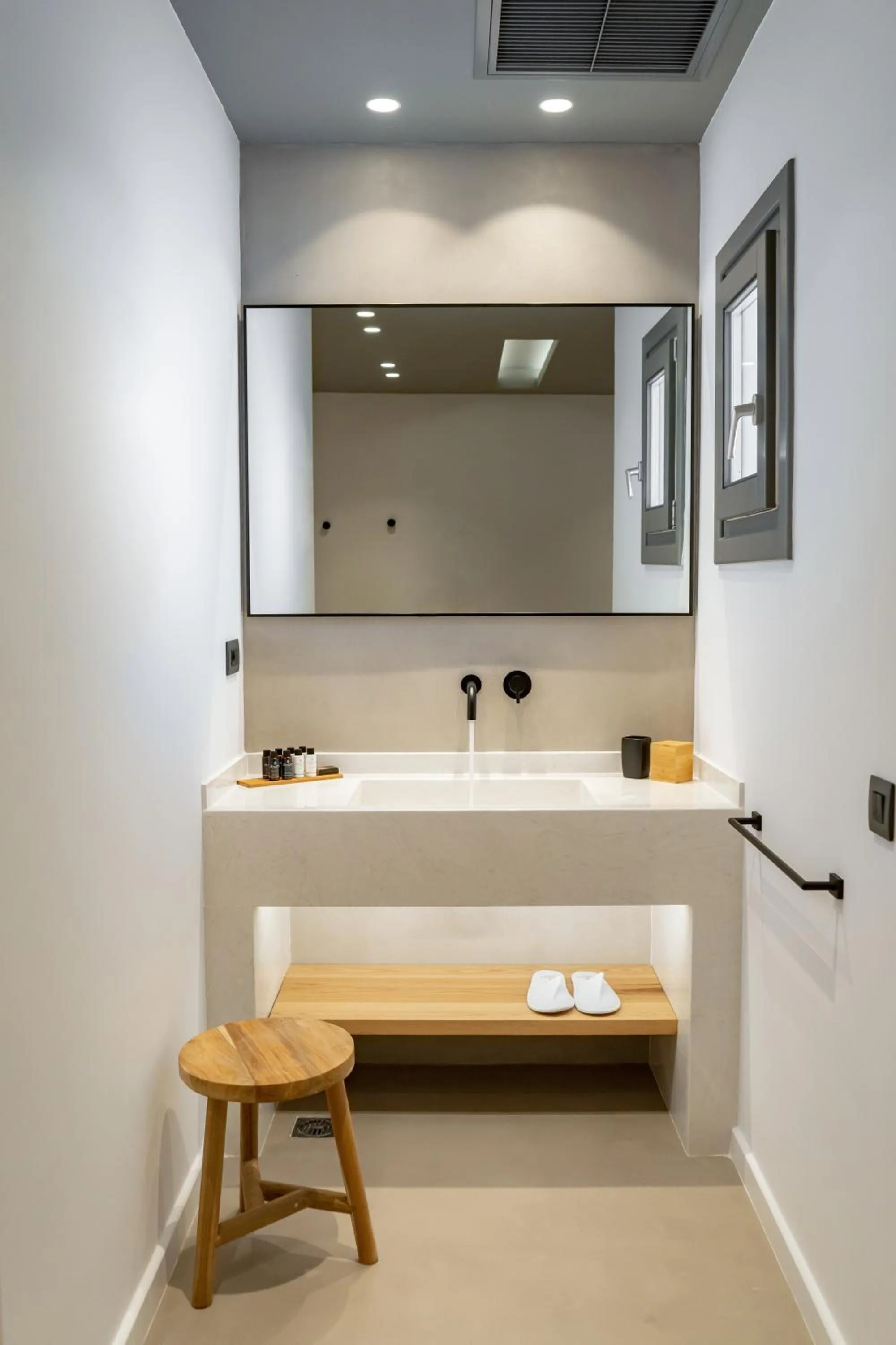 Bathroom in Lemon Suites Santorini