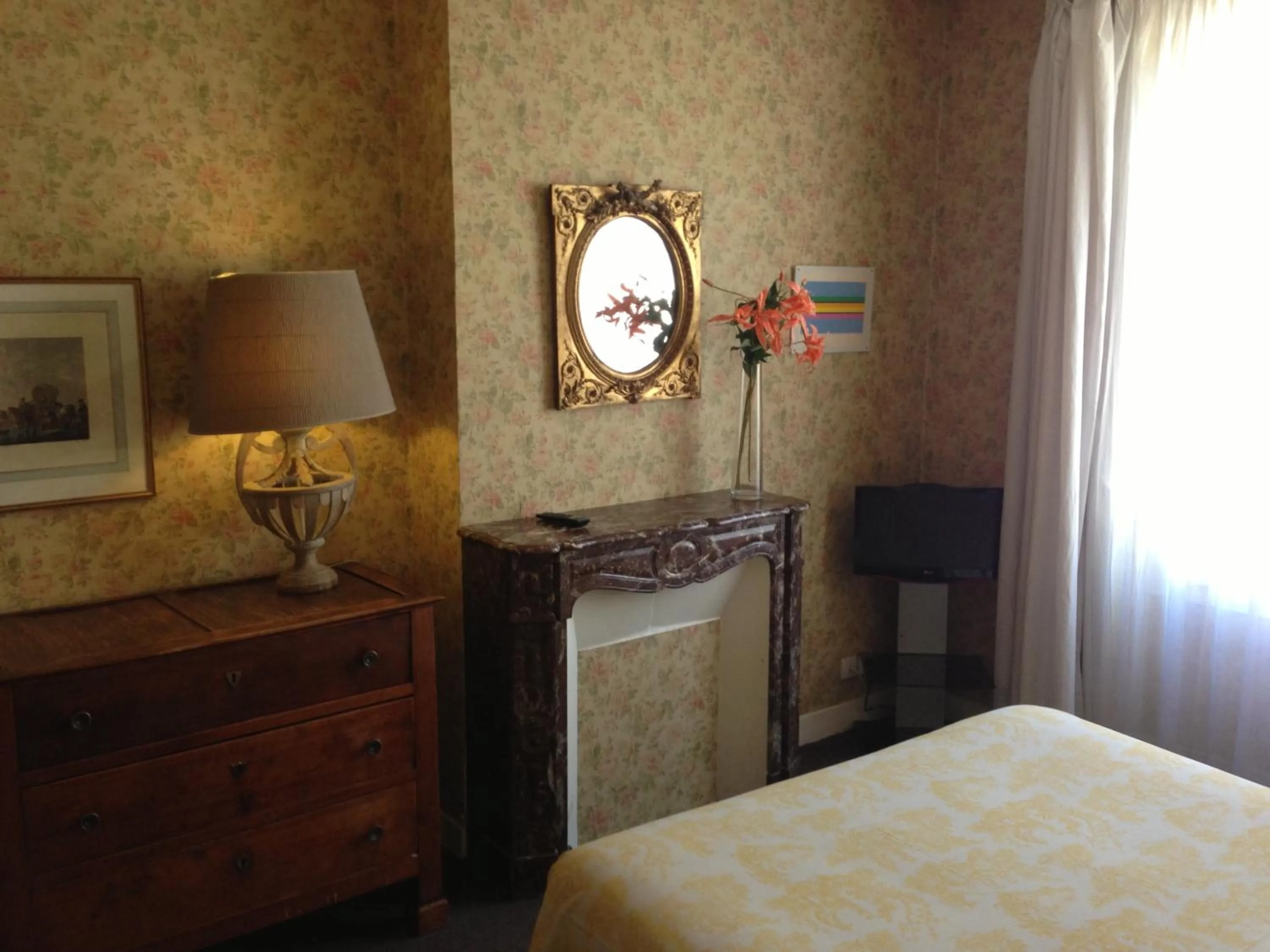 Photo of the whole room, Bathroom in Hotel Agora