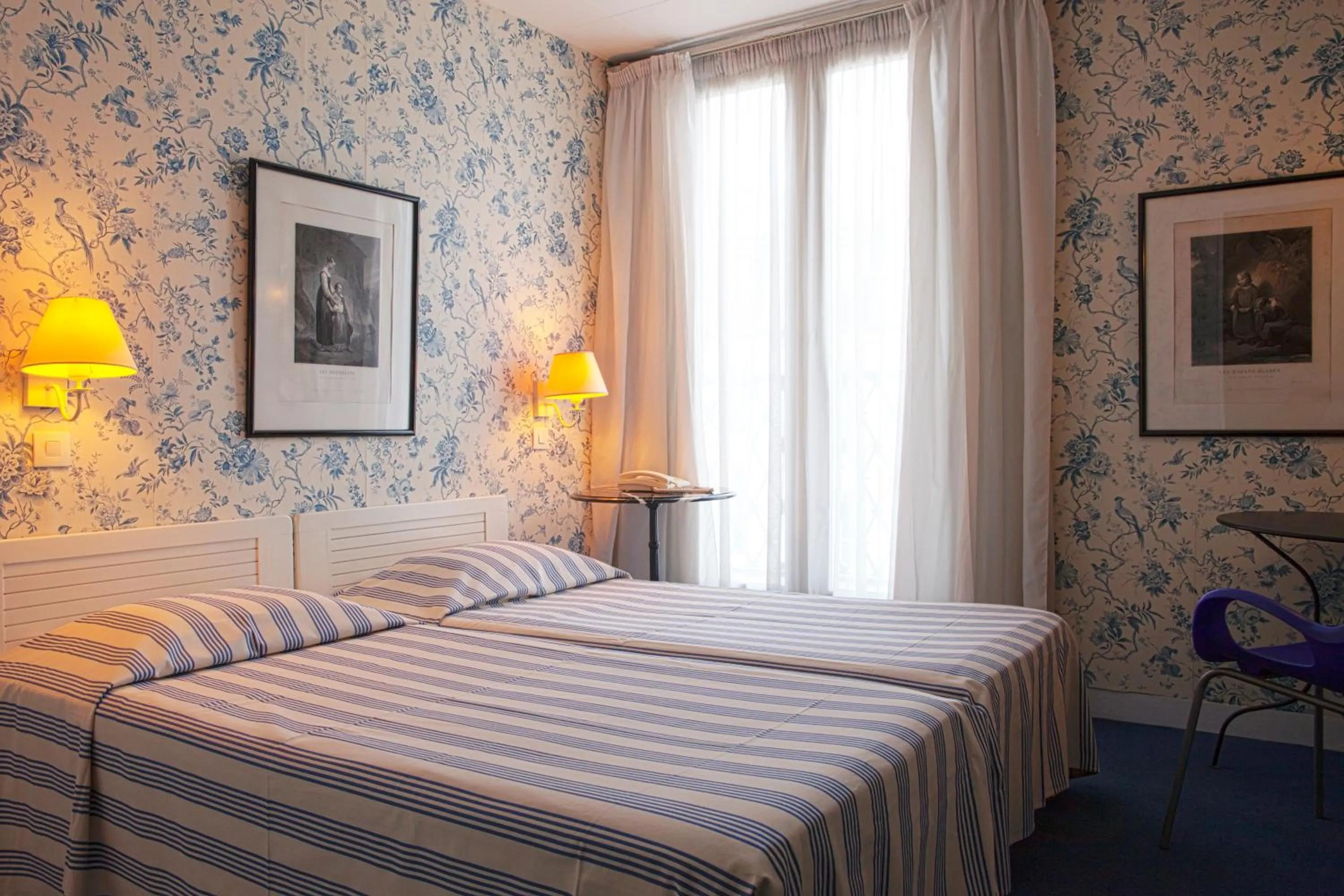 Photo of the whole room in Hotel Agora