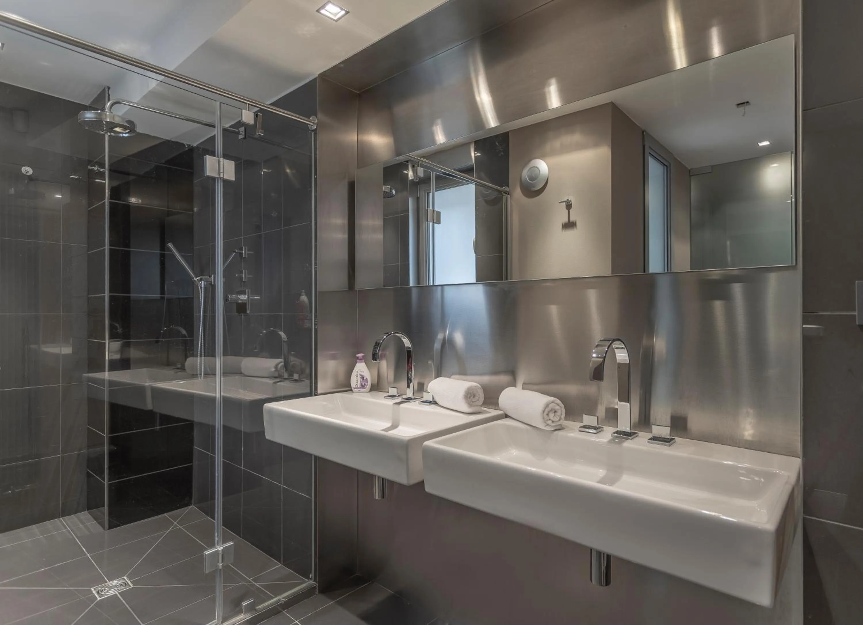 LUXURY CENTRAL DUPLEX WITH TERRACE