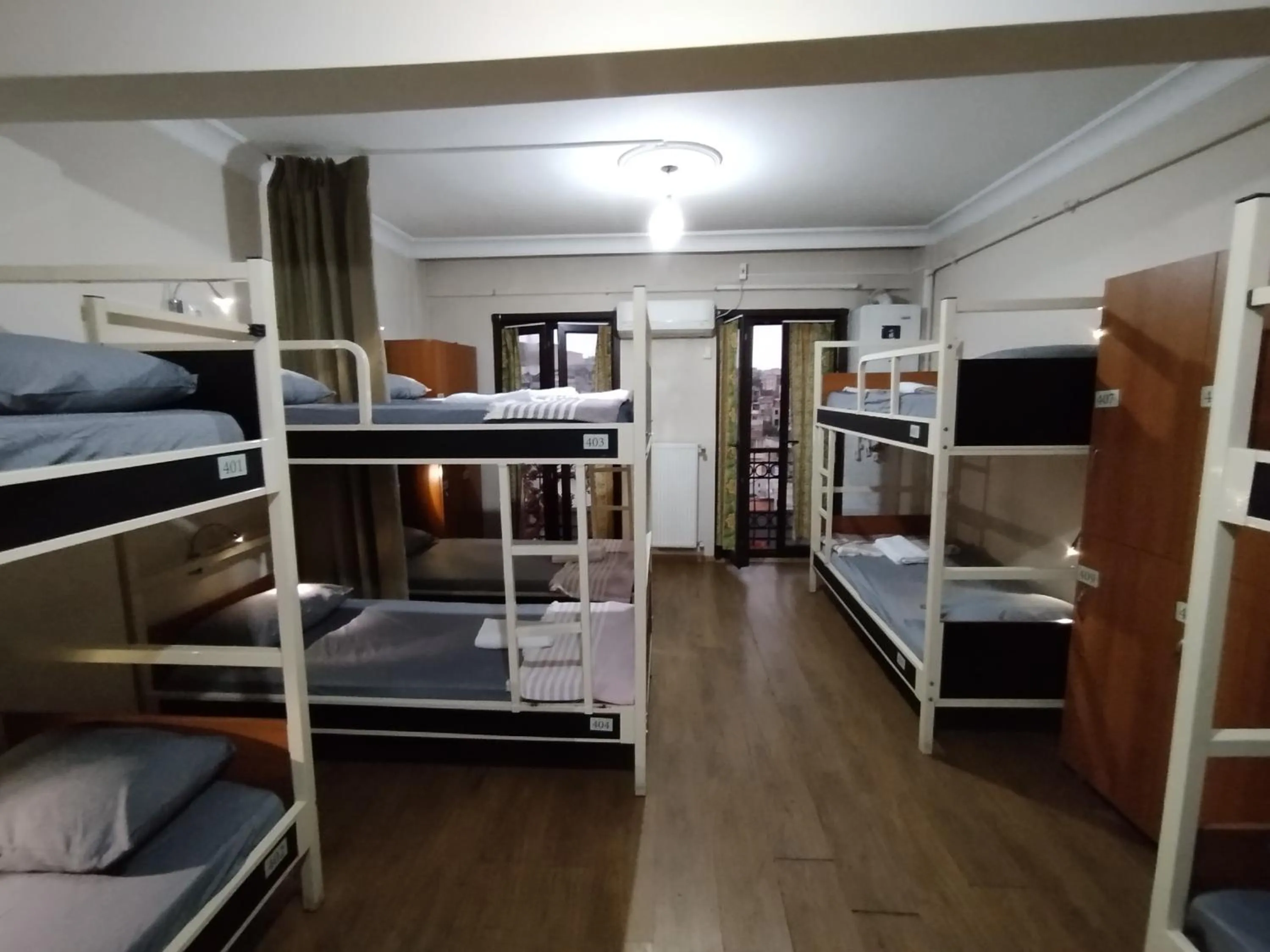 Balcony/Terrace, Bed in Taksim City ivy Hostel