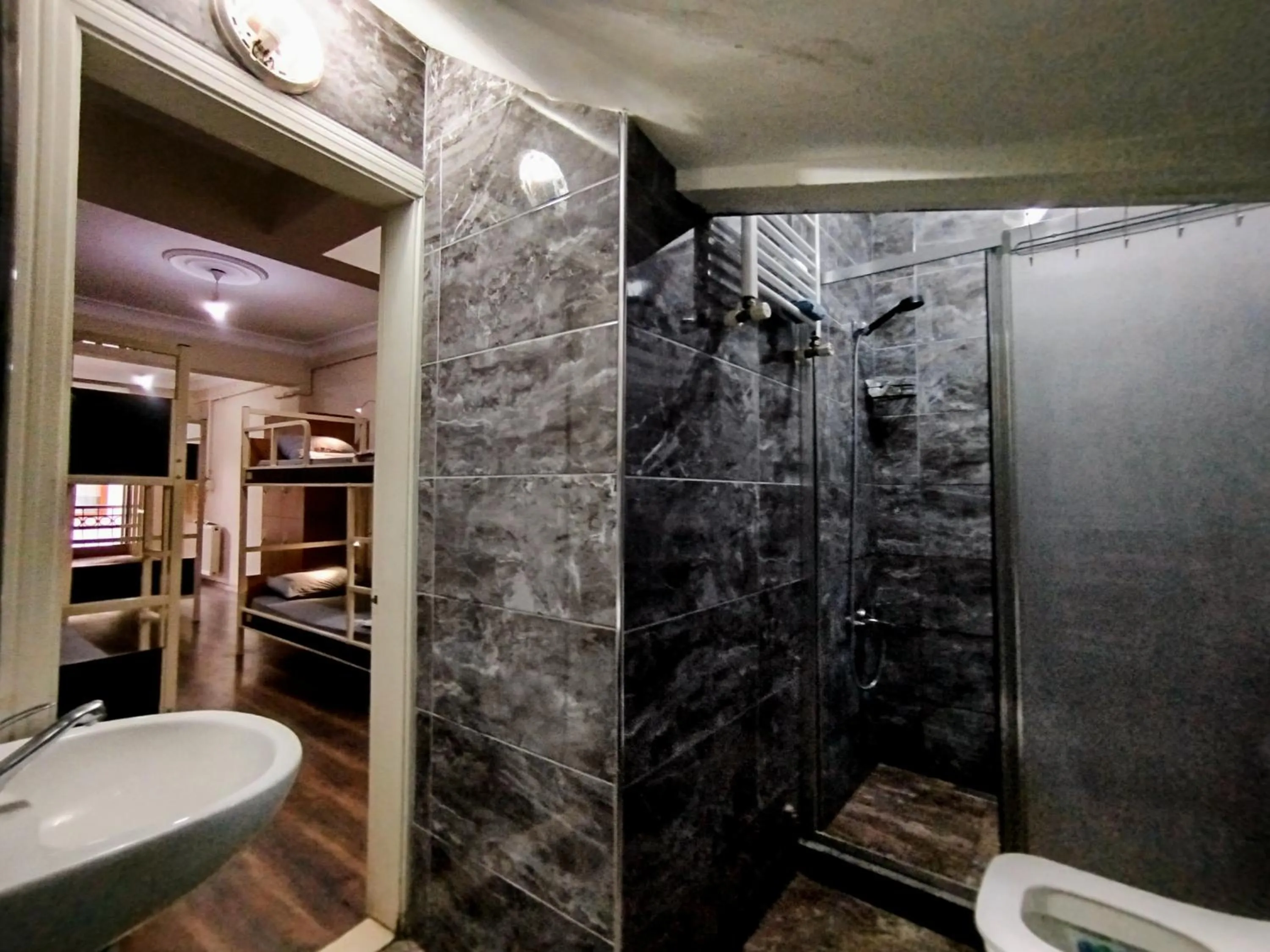 Bathroom in Taksim City ivy Hostel