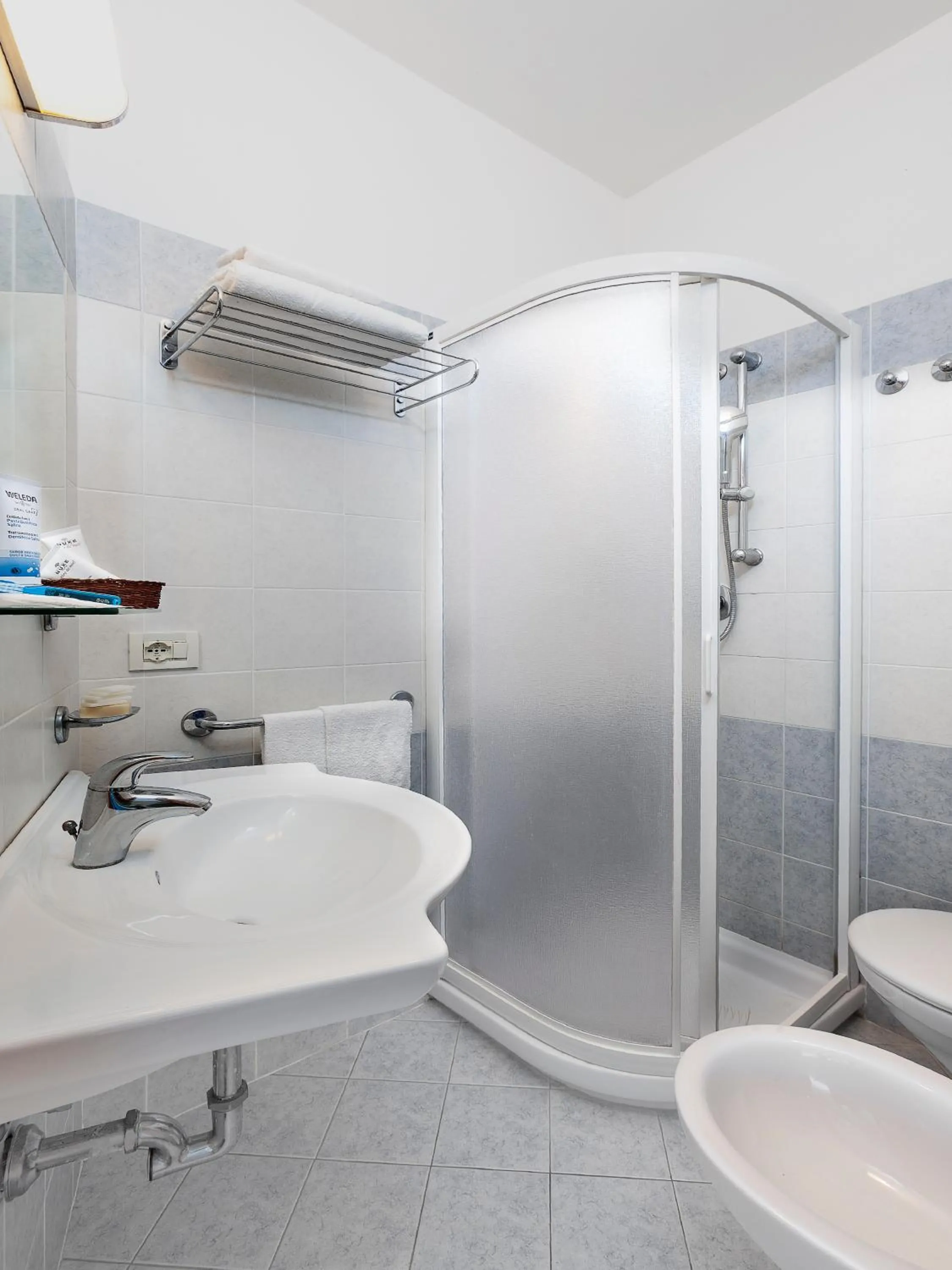 Bathroom in Hotel Pacific