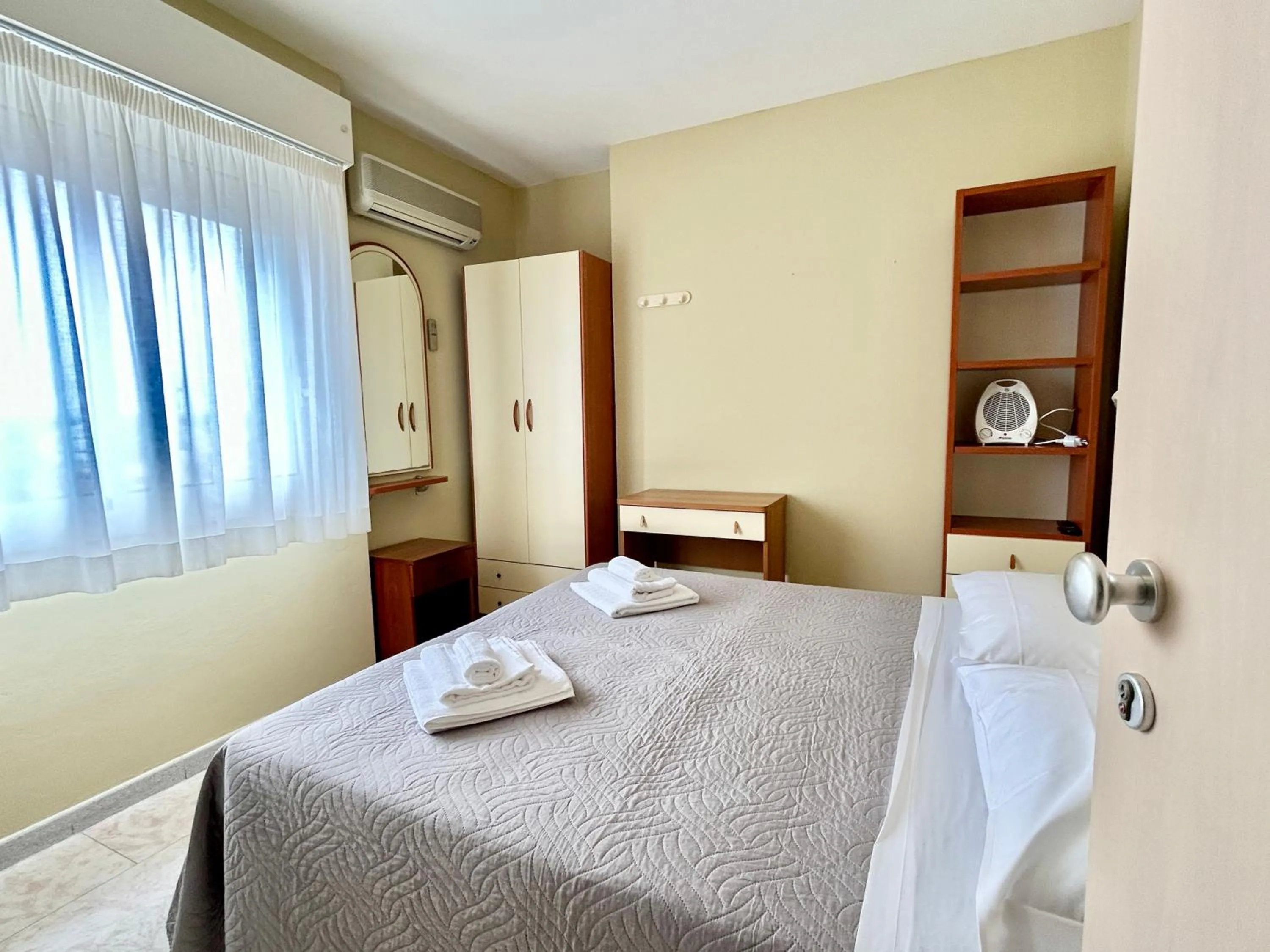 Bed in Hotel Pacific