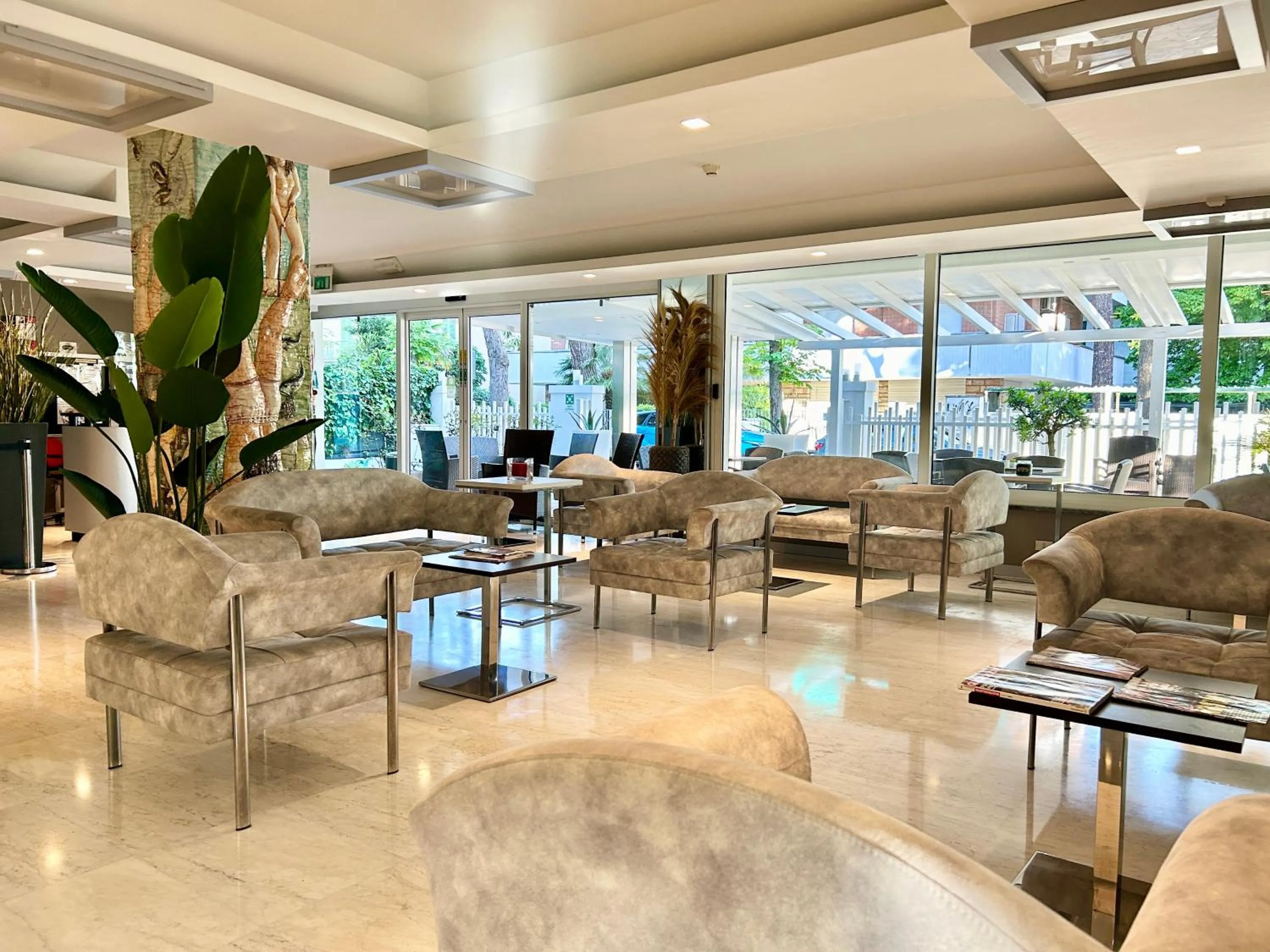 Seating area in Hotel Pacific