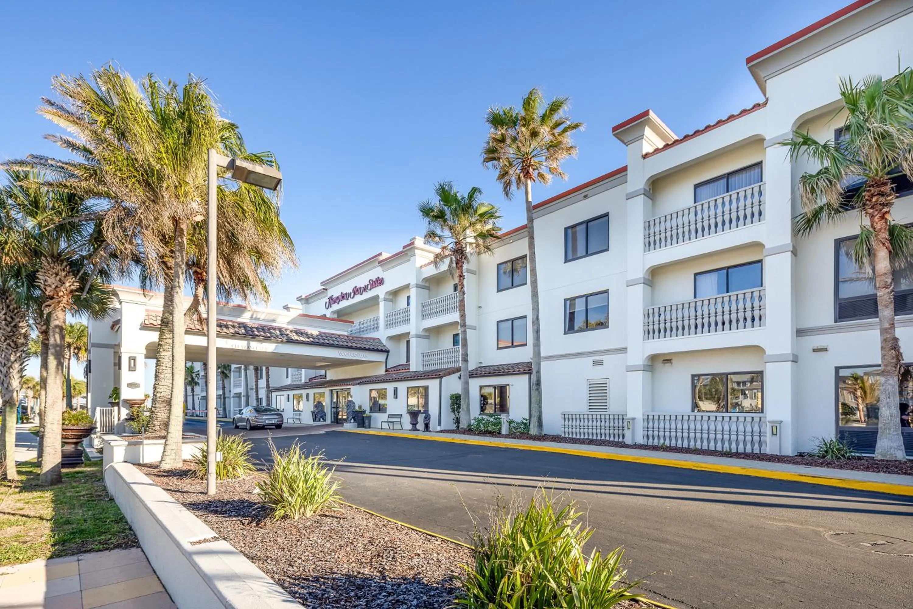 Property building in Hampton Inn & Suites St. Augustine-Vilano Beach