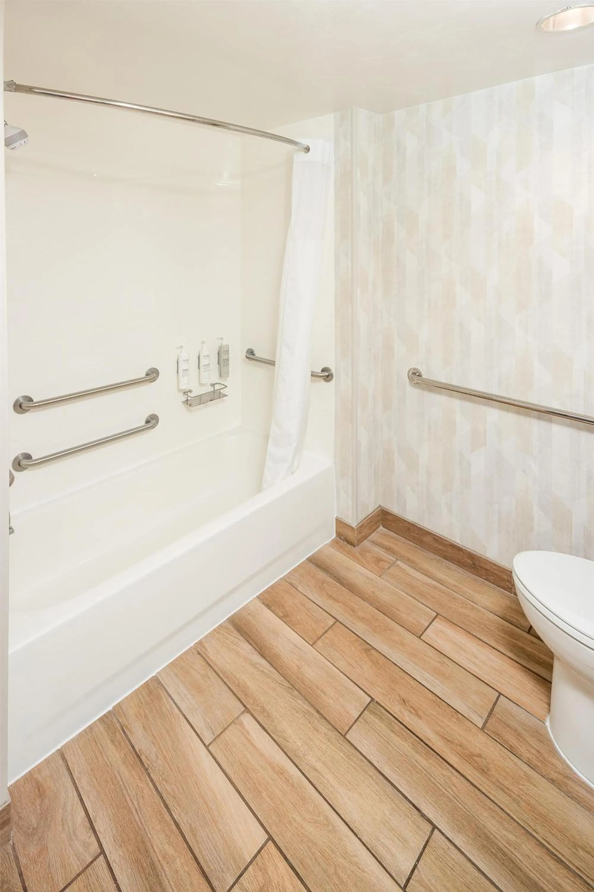 Bathroom in Hampton Inn & Suites St. Augustine-Vilano Beach