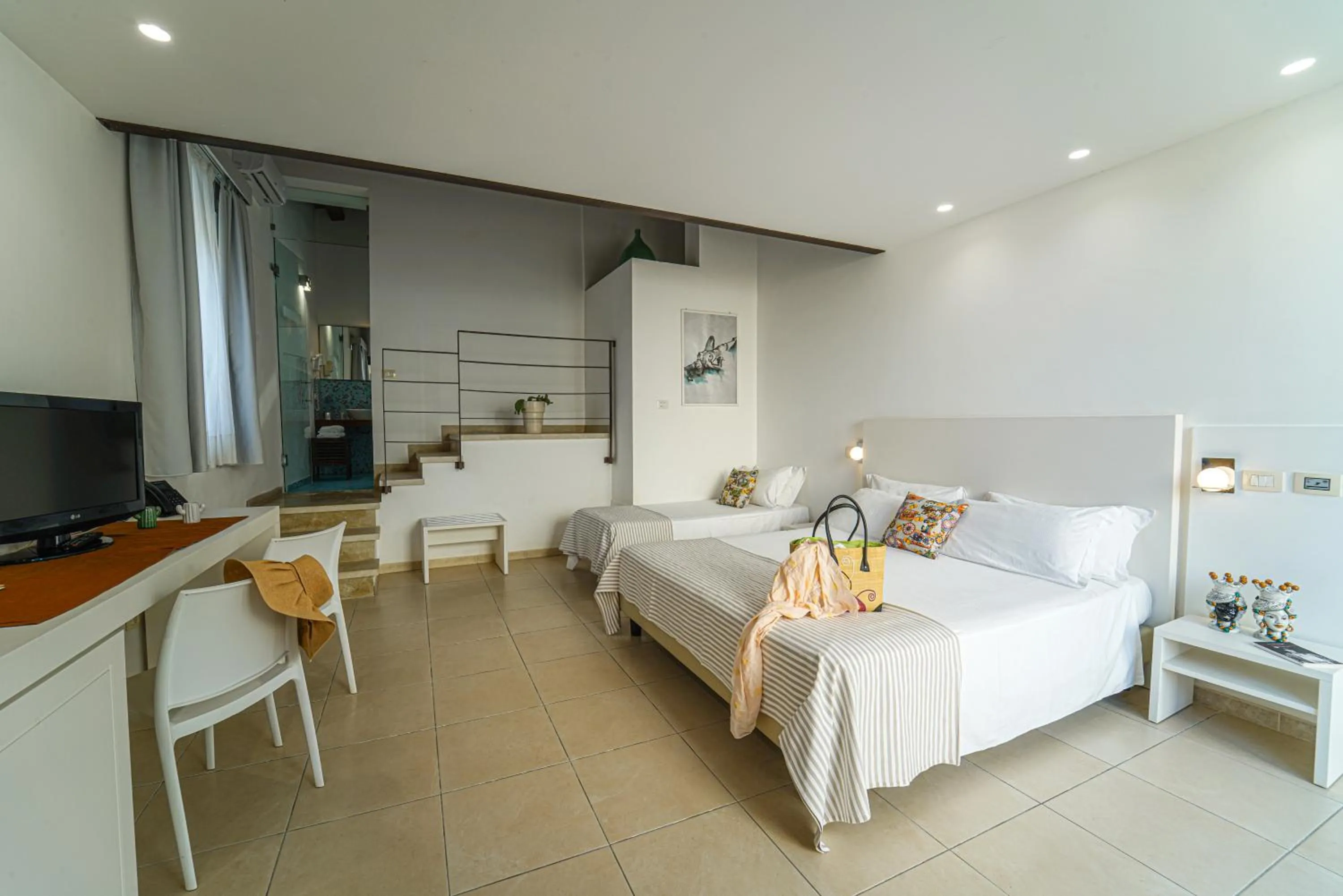 Photo of the whole room, Bed in Life Hotels Kalaonda Resort