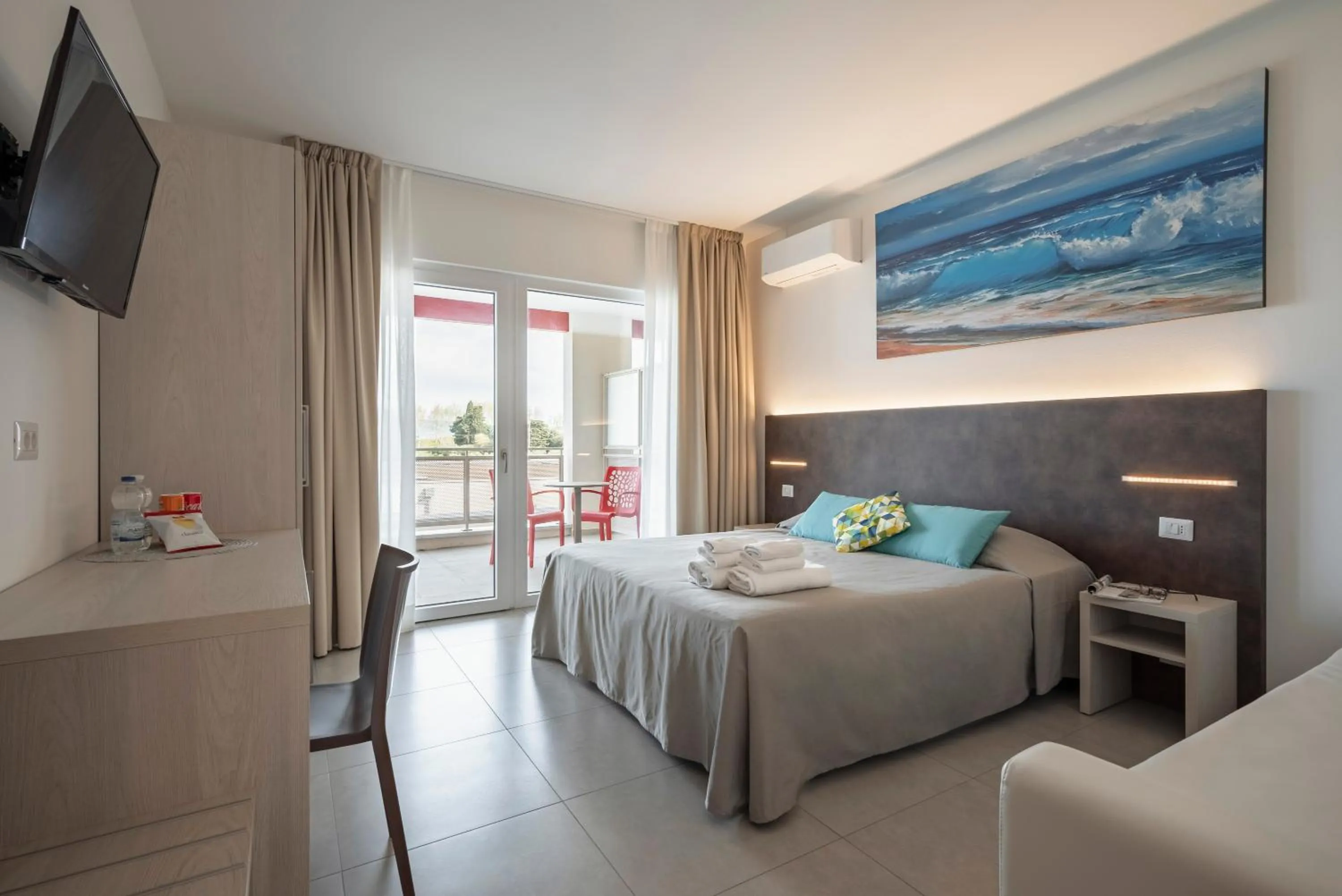 Bedroom, Bed in Vada Village