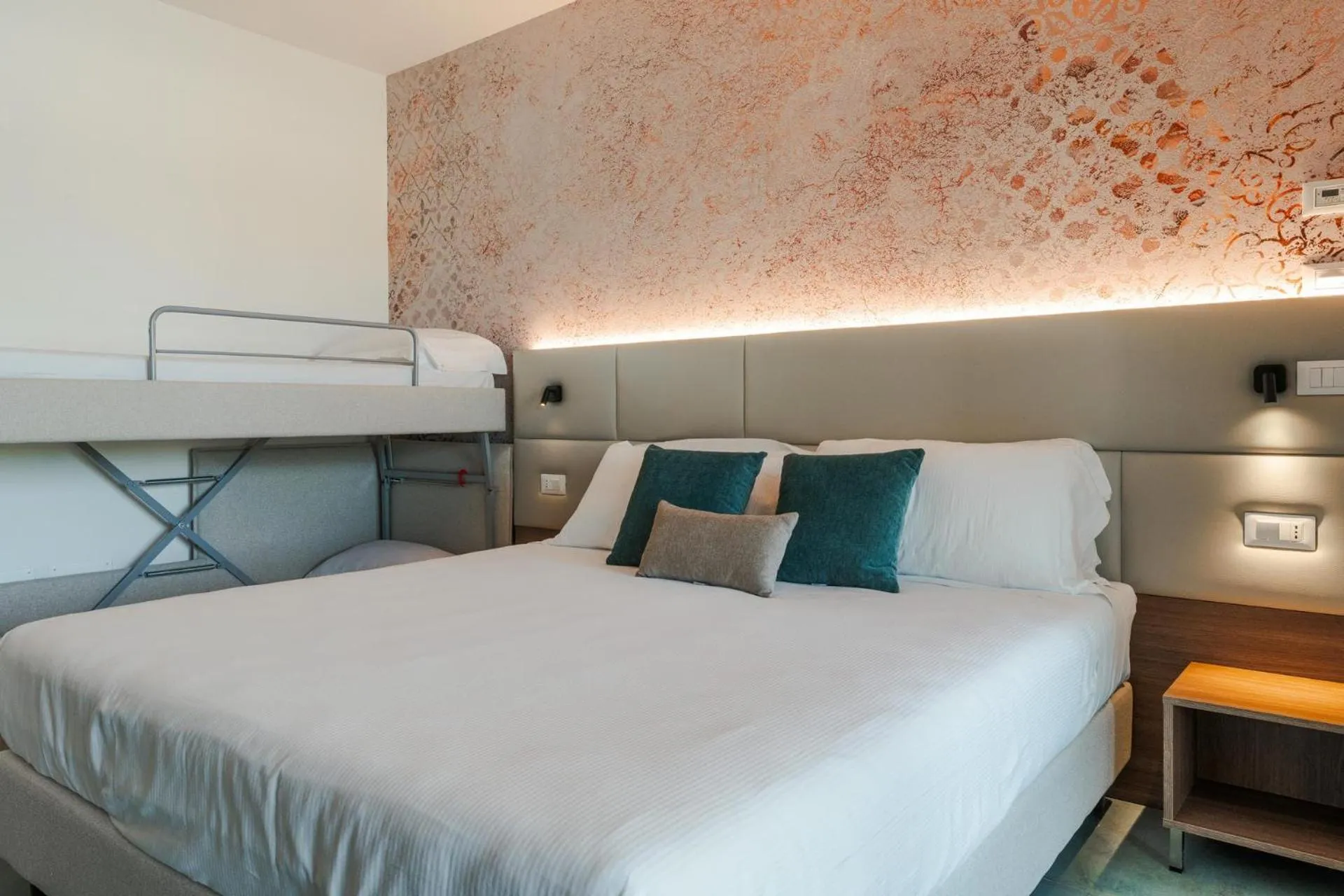 Bedroom, Bed in Vada Village