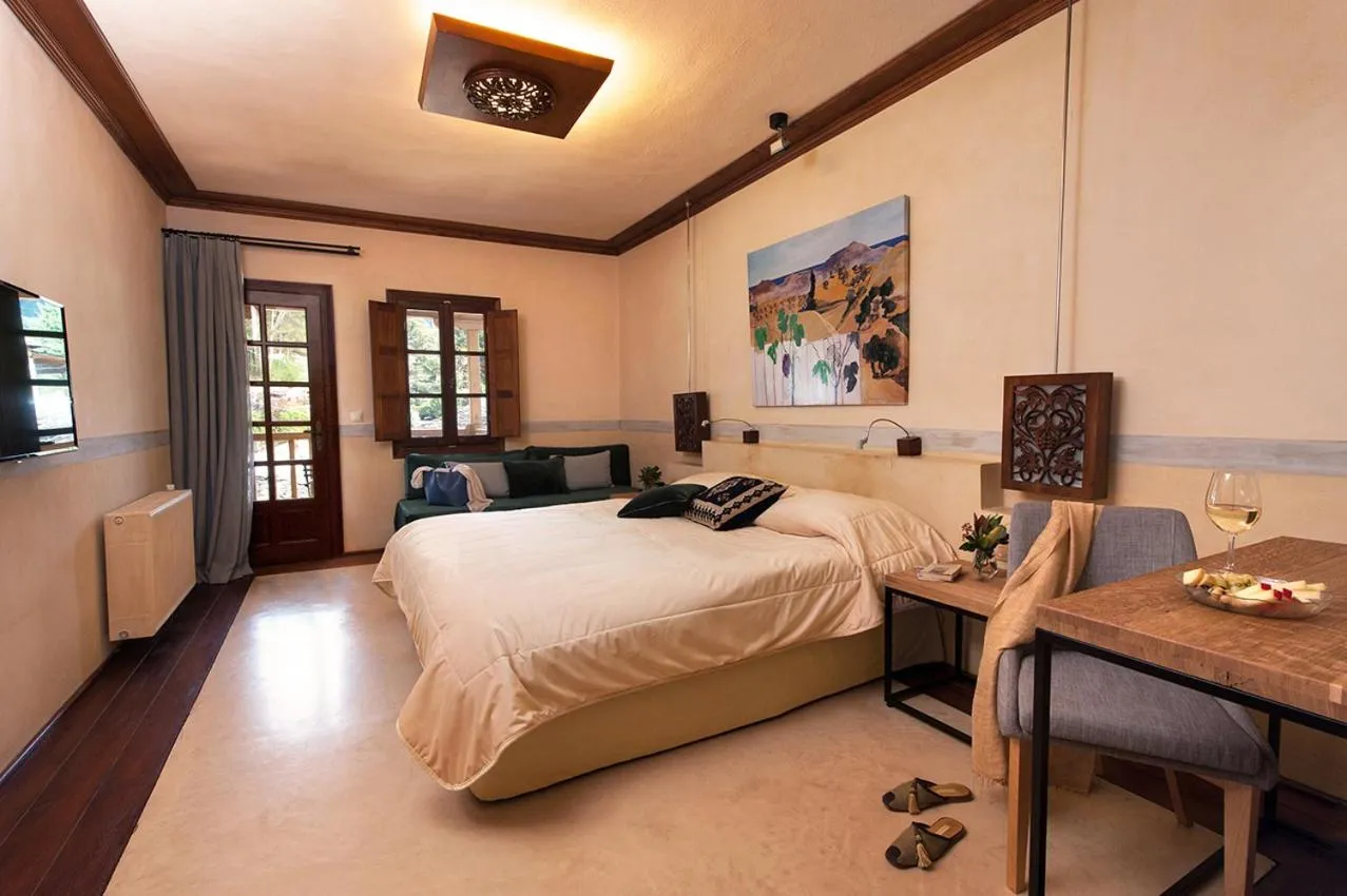 Bed in Katogi Averoff Hotel & Winery