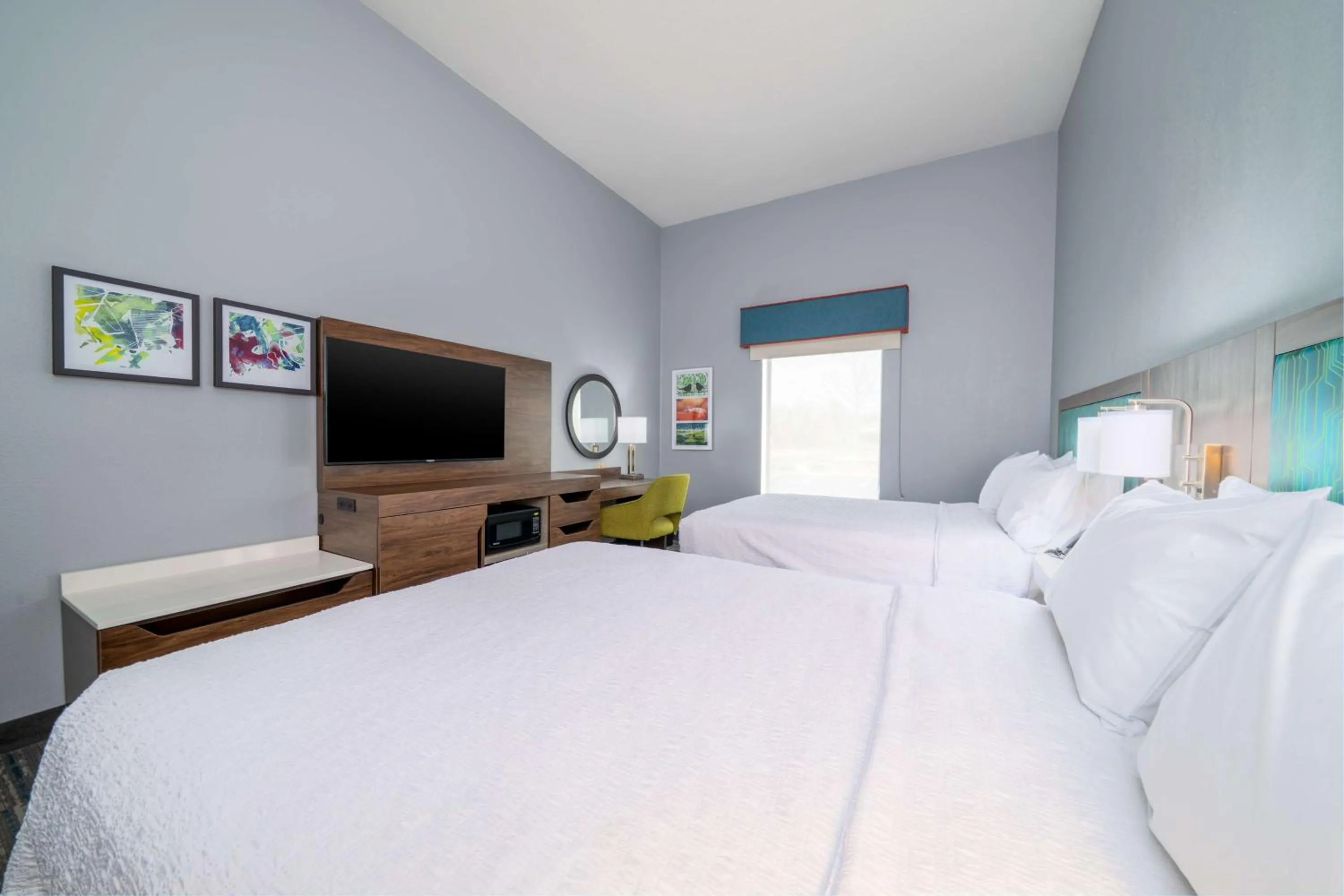 Bed in Hampton Inn Dahlgren