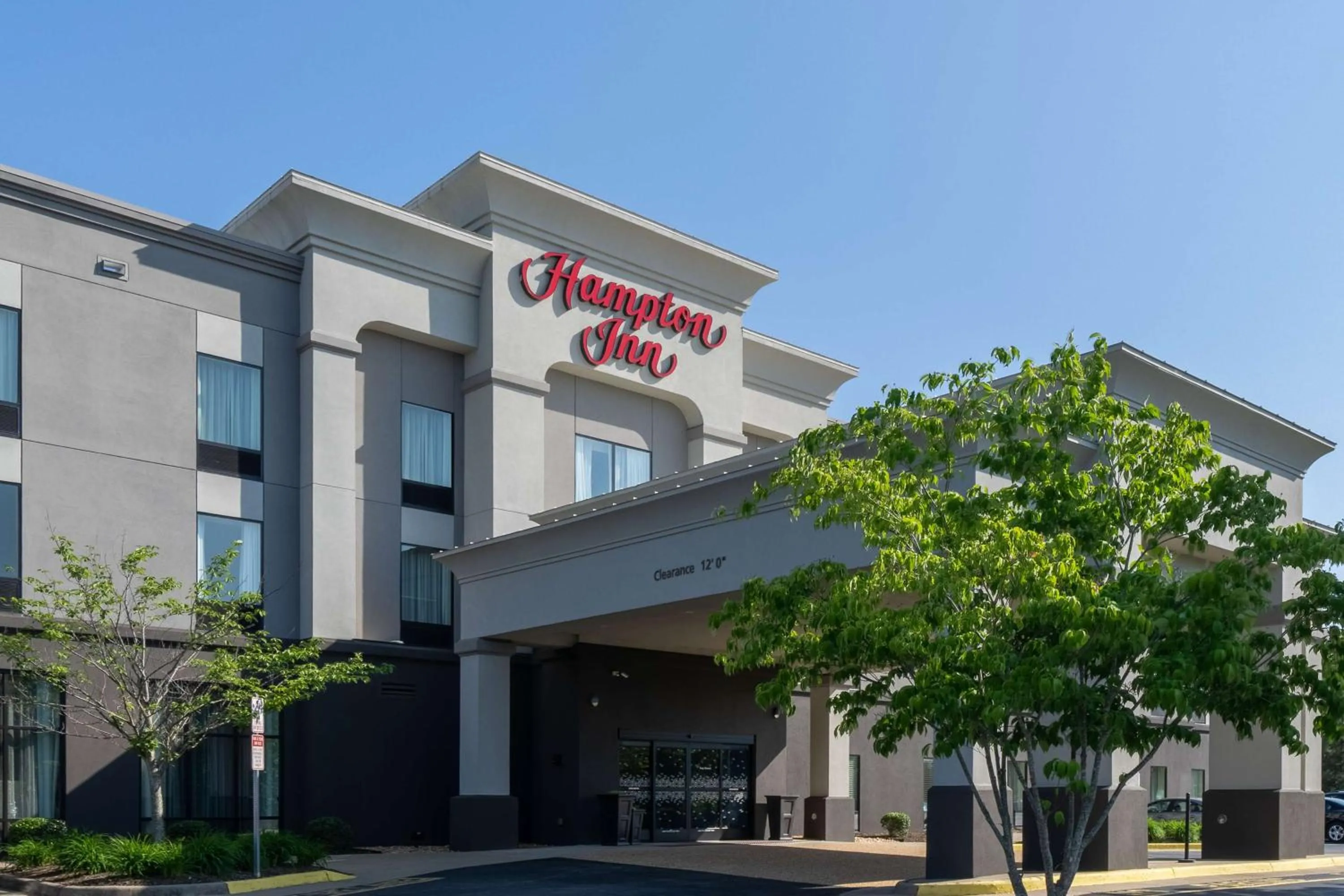 Property building in Hampton Inn Dahlgren
