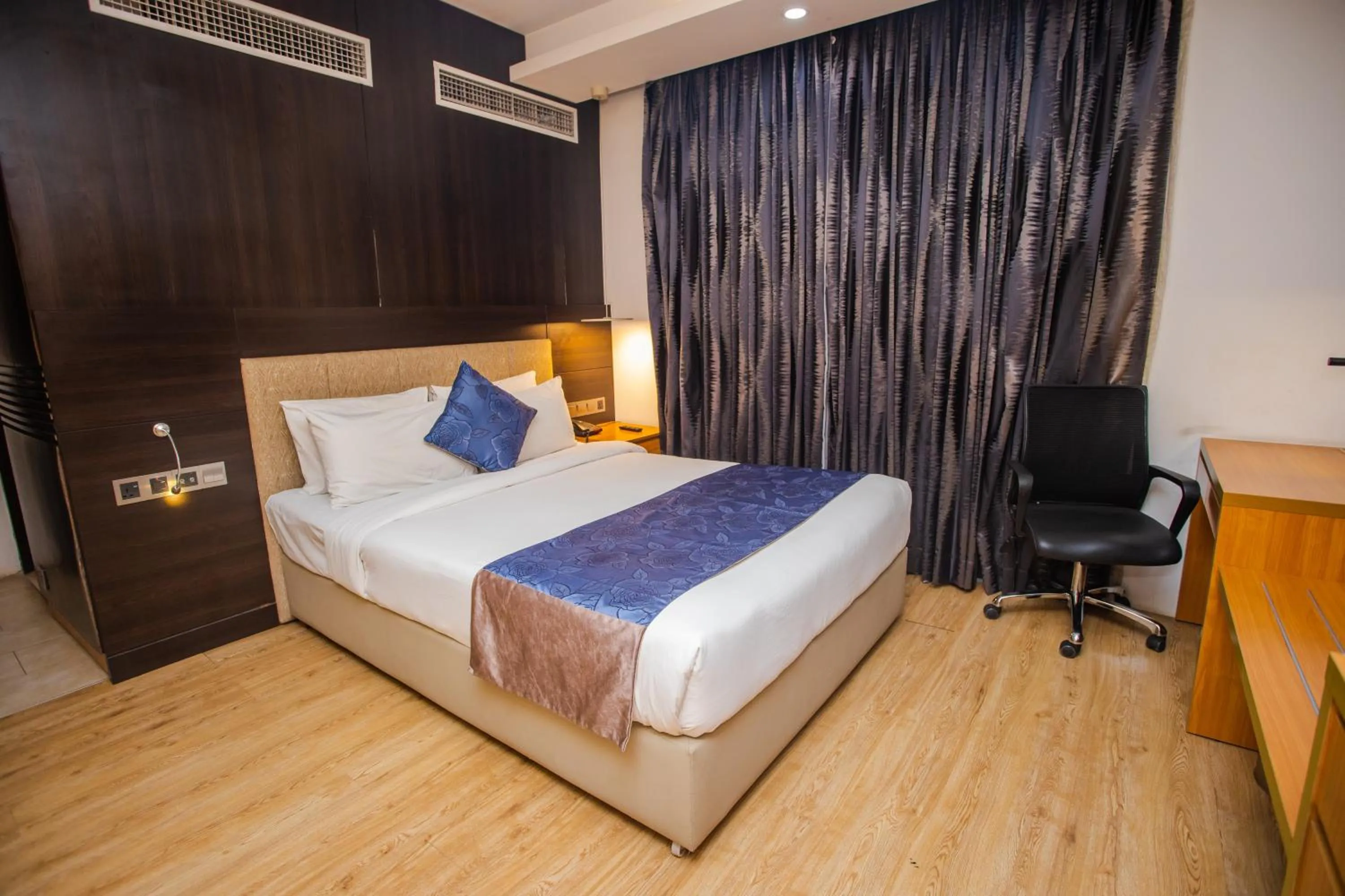 Bed in Days Hotel Dhaka