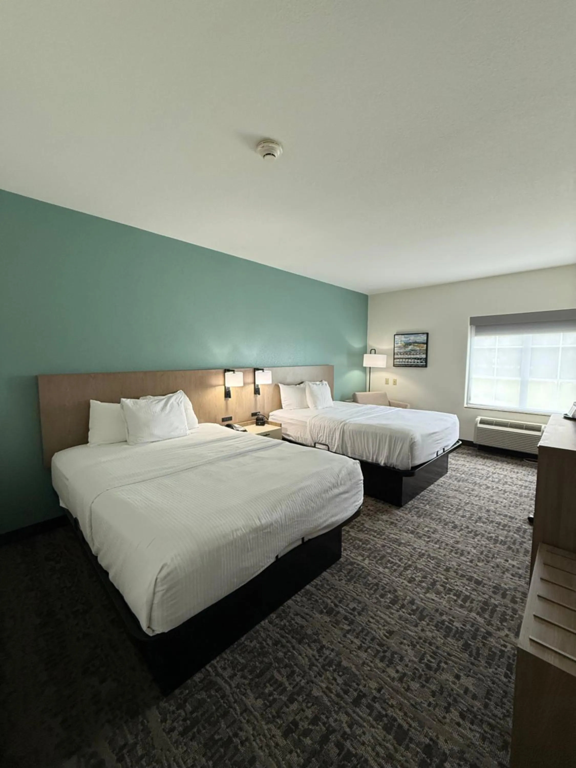 Bedroom, Bed in La Quinta by Wyndham Searcy