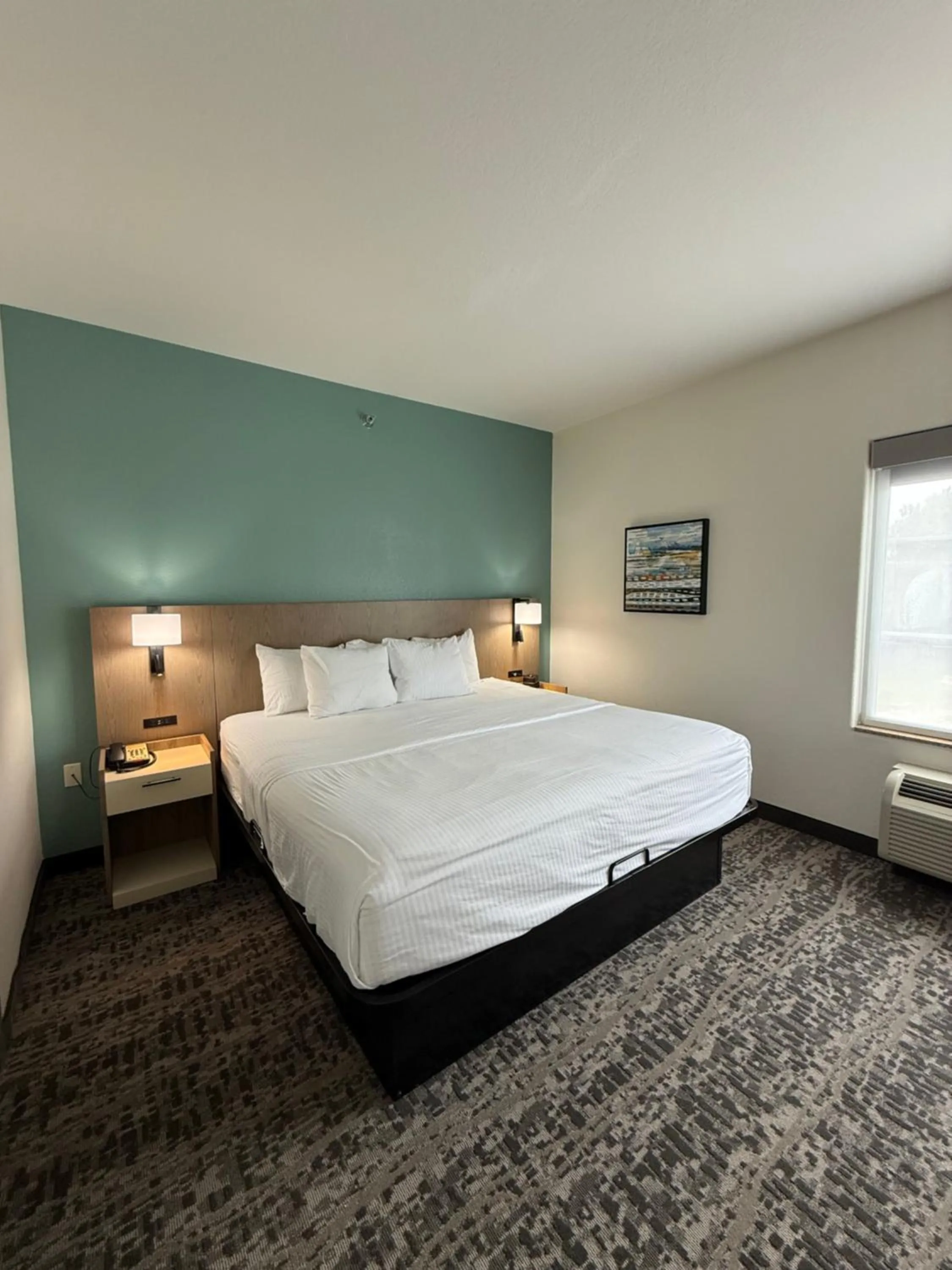 Bedroom, Bed in La Quinta by Wyndham Searcy