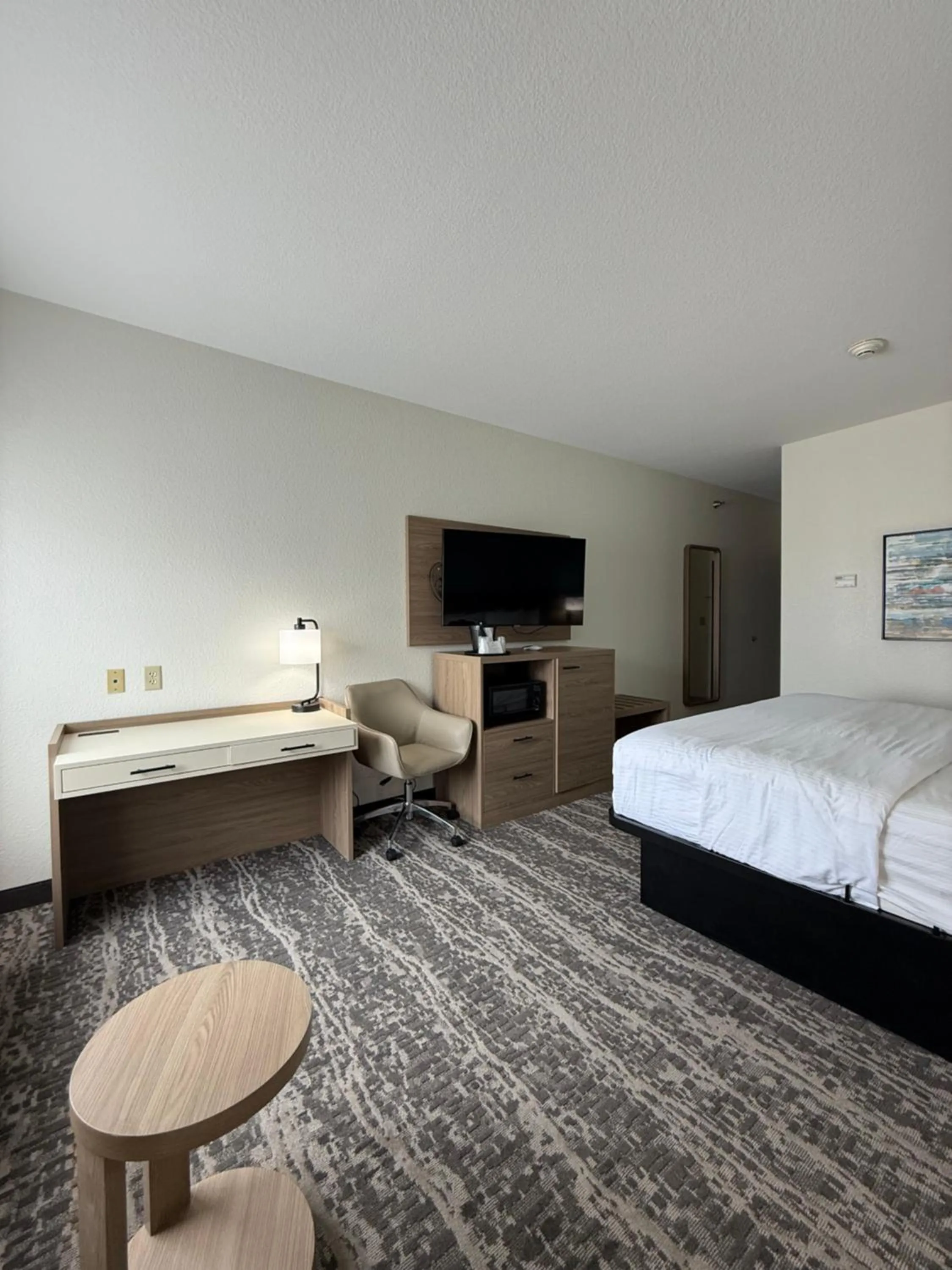 Bedroom, Bed in La Quinta by Wyndham Searcy