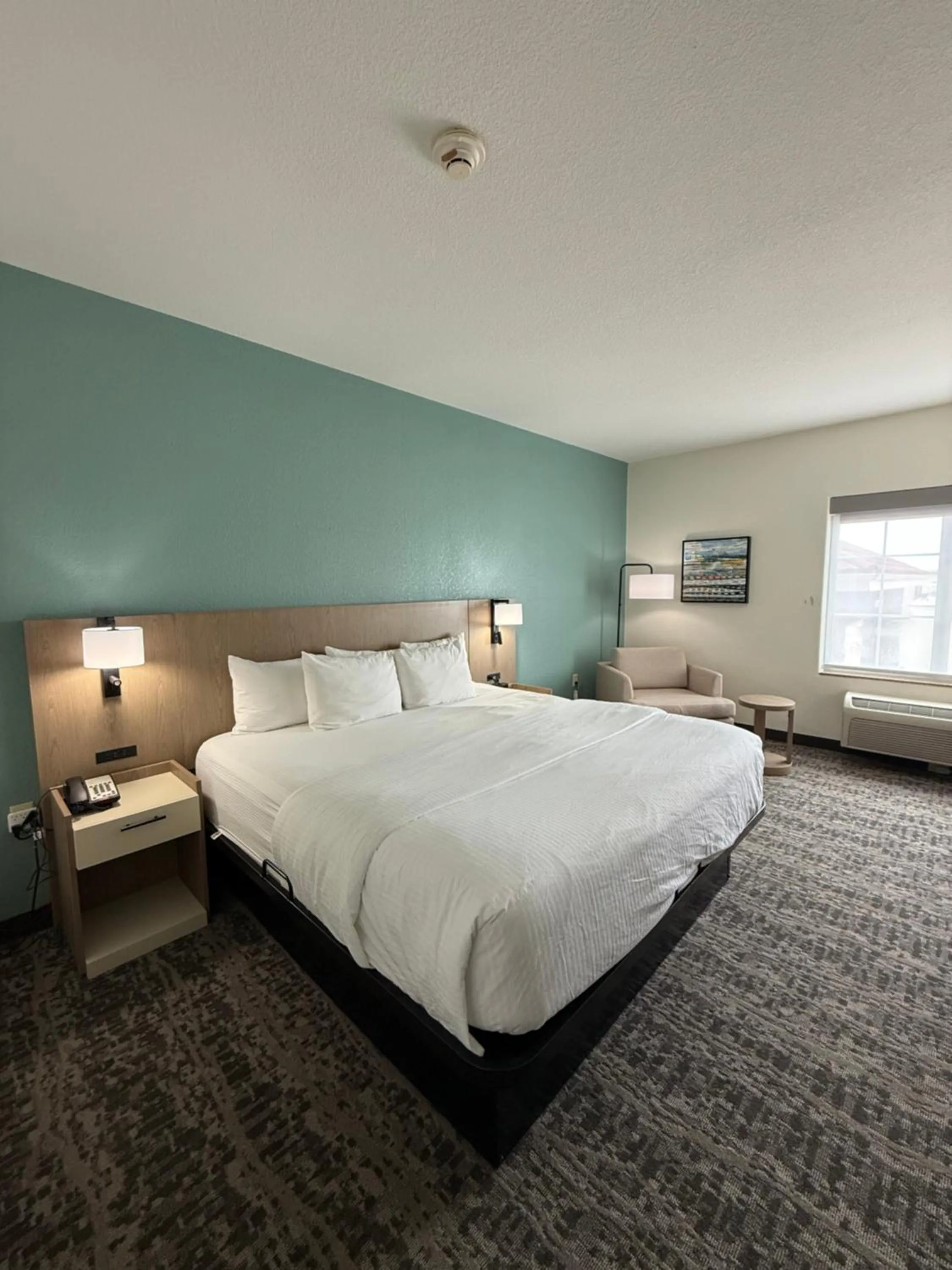 Bedroom, Bed in La Quinta by Wyndham Searcy