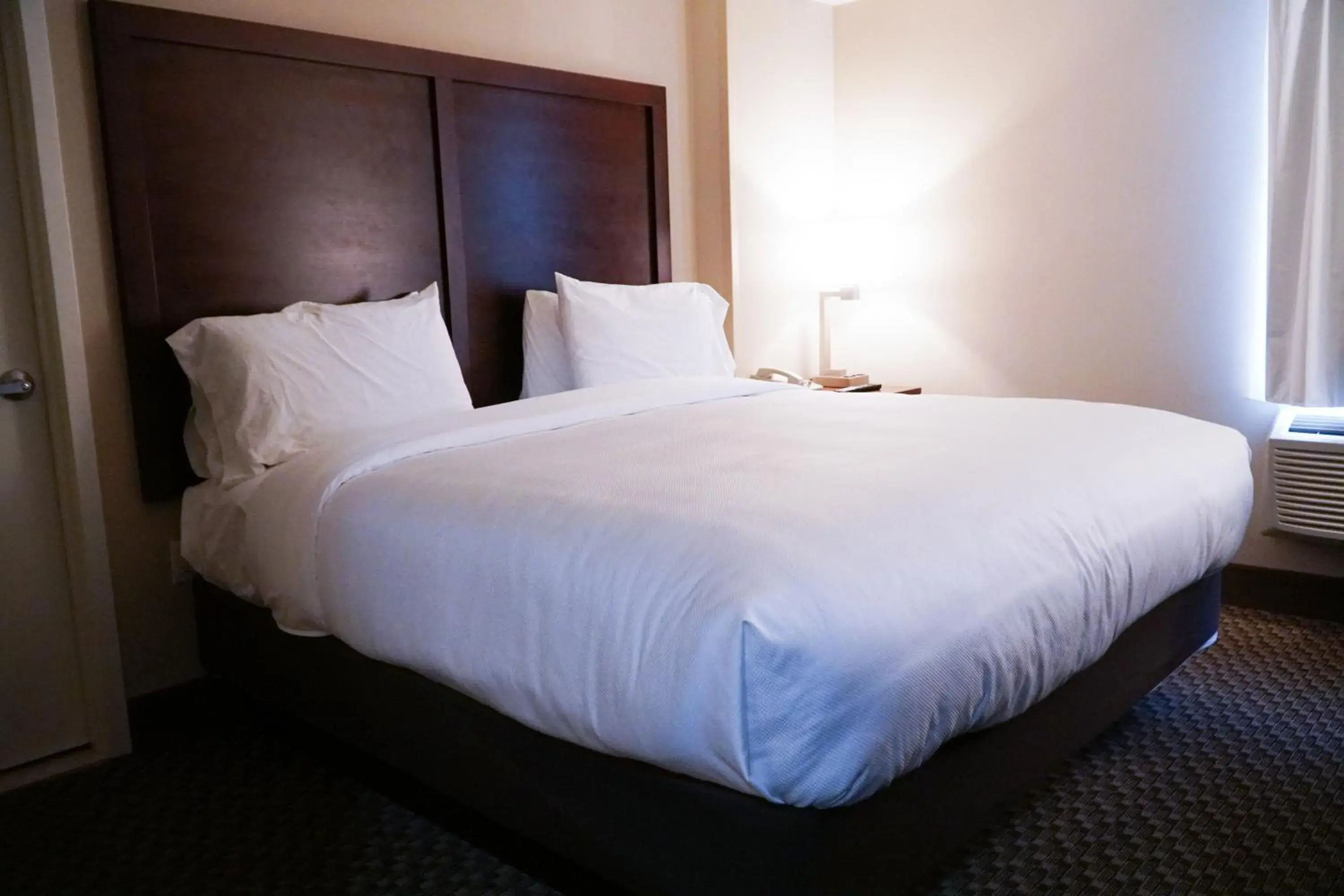 King Room in Hotel Mint JFK Airport King Room in Hotel Mint JFK Airport