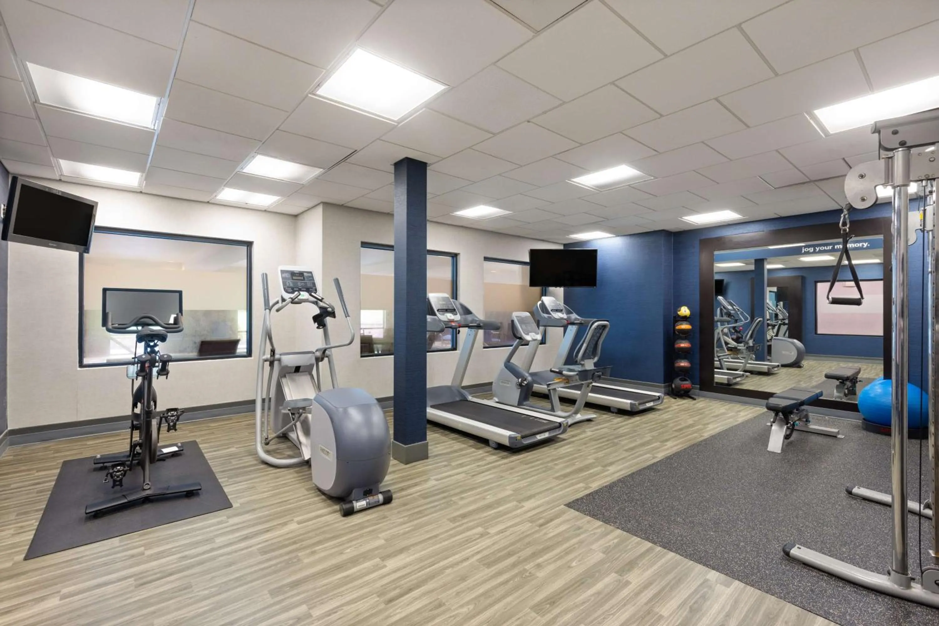 Fitness centre/facilities in Hampton Inn & Suites Harrisburg