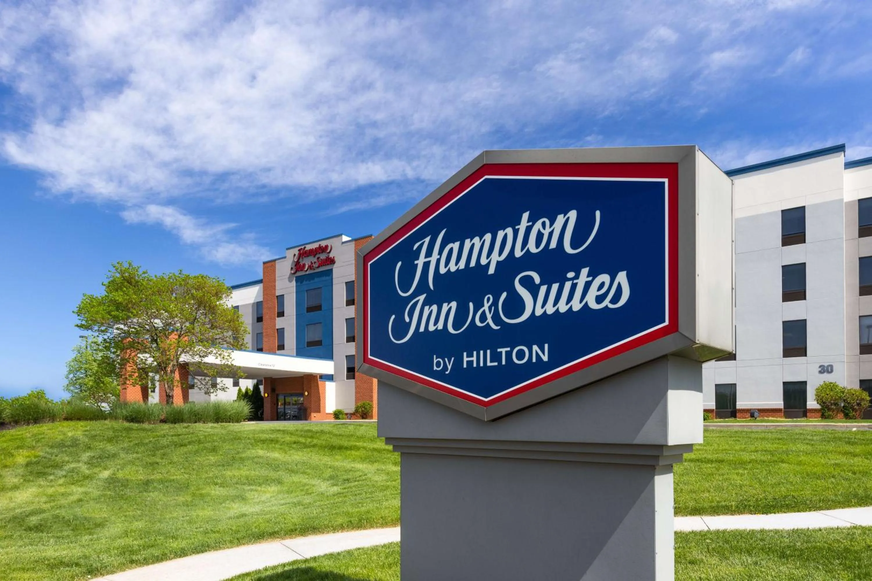 Property building in Hampton Inn & Suites Harrisburg