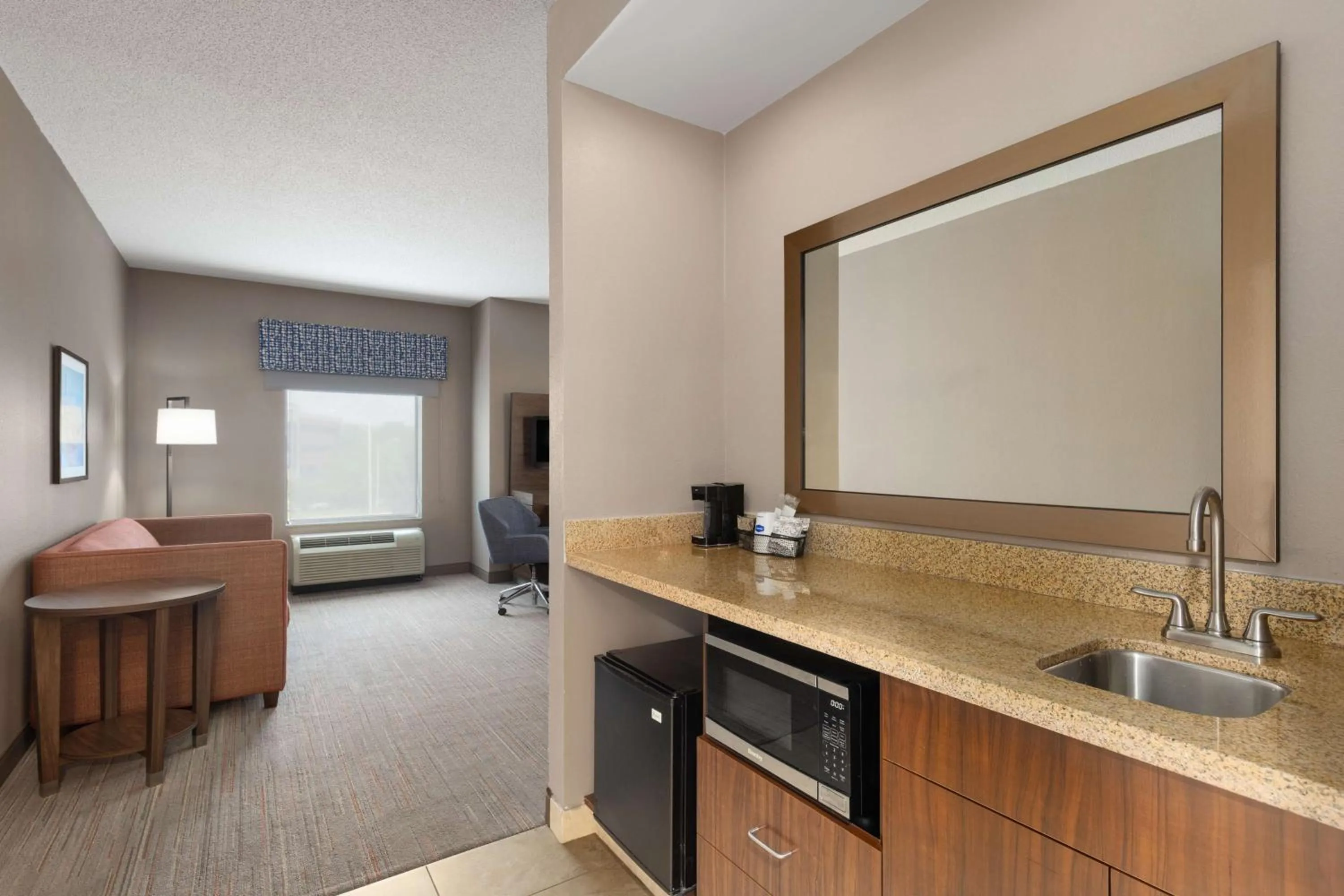 Photo of the whole room in Hampton Inn & Suites Harrisburg