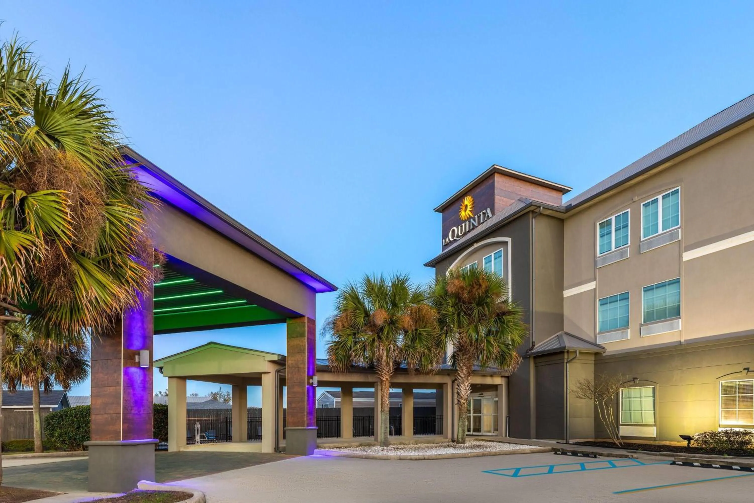 Property building in La Quinta by Wyndham Boutte