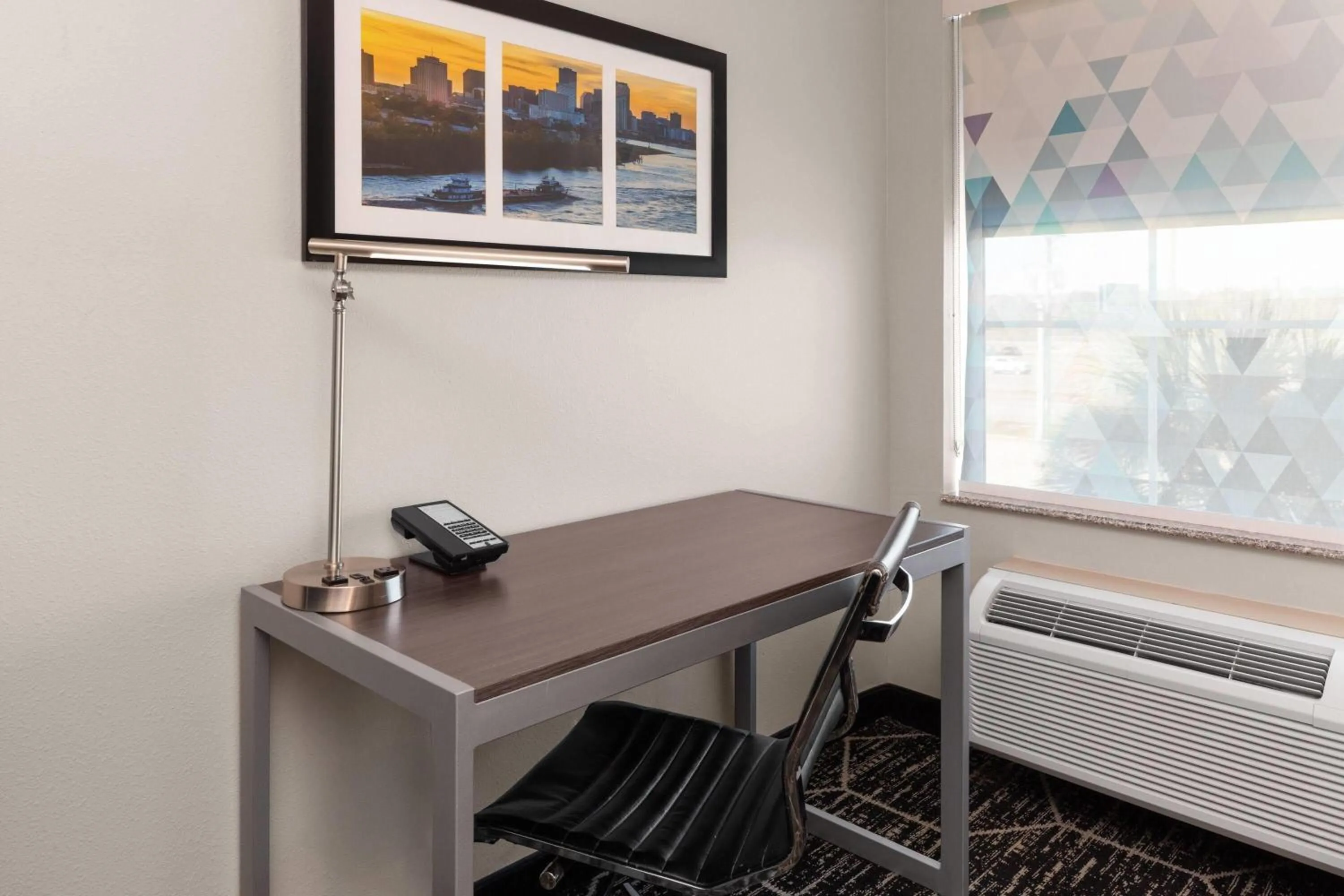 Photo of the whole room in La Quinta by Wyndham Boutte