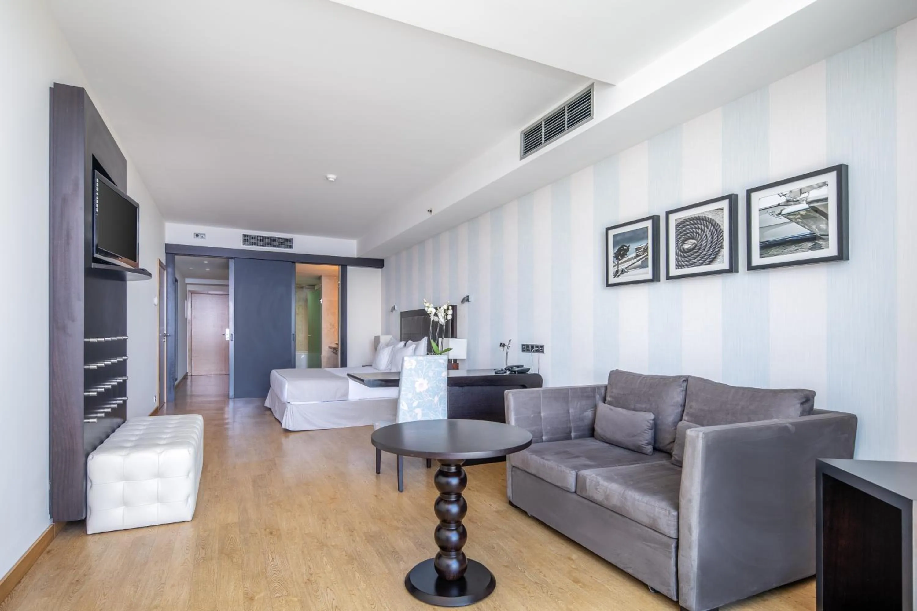 Living room in Angra Marina Hotel