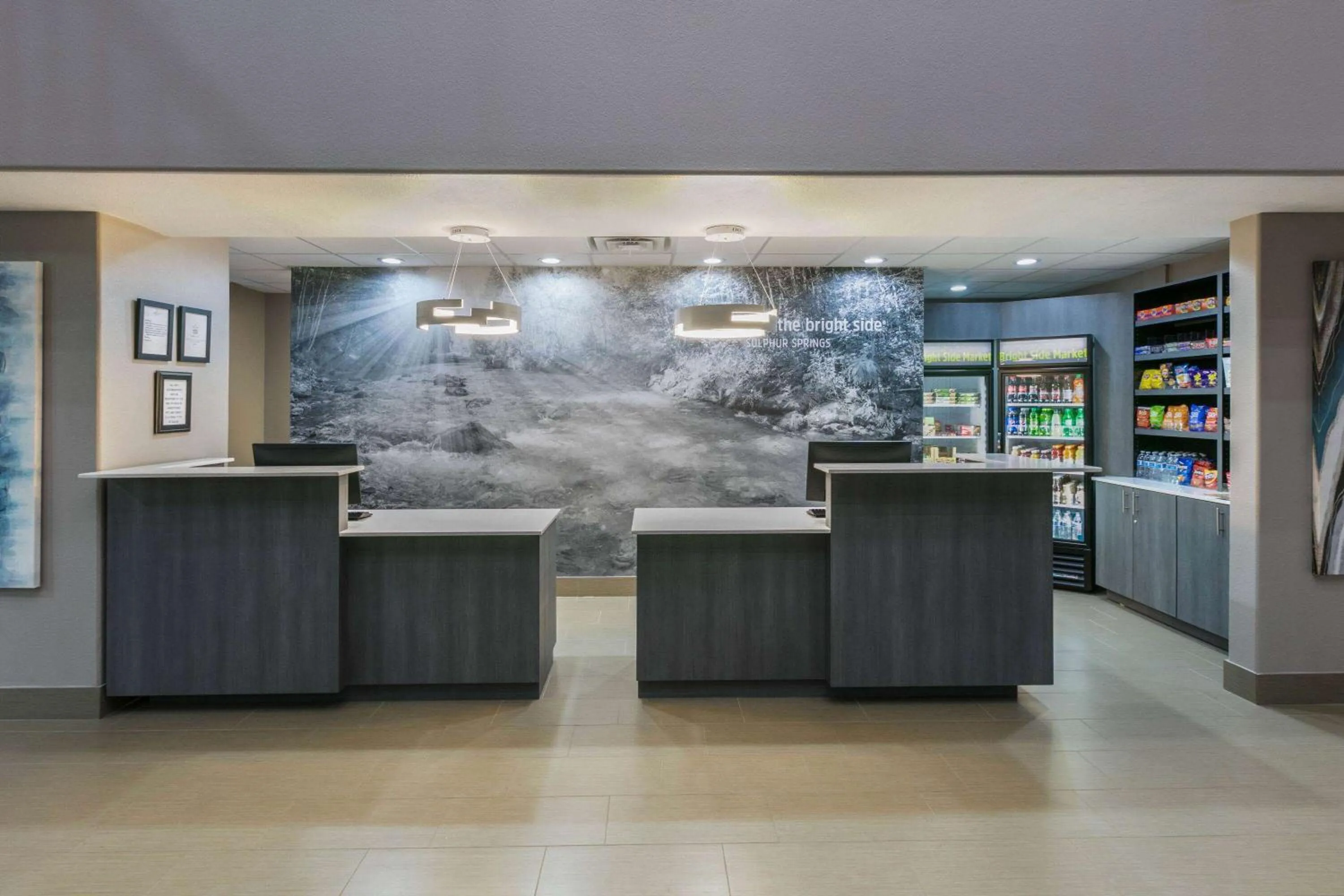 Lobby or reception in La Quinta by Wyndham Sulphur Springs