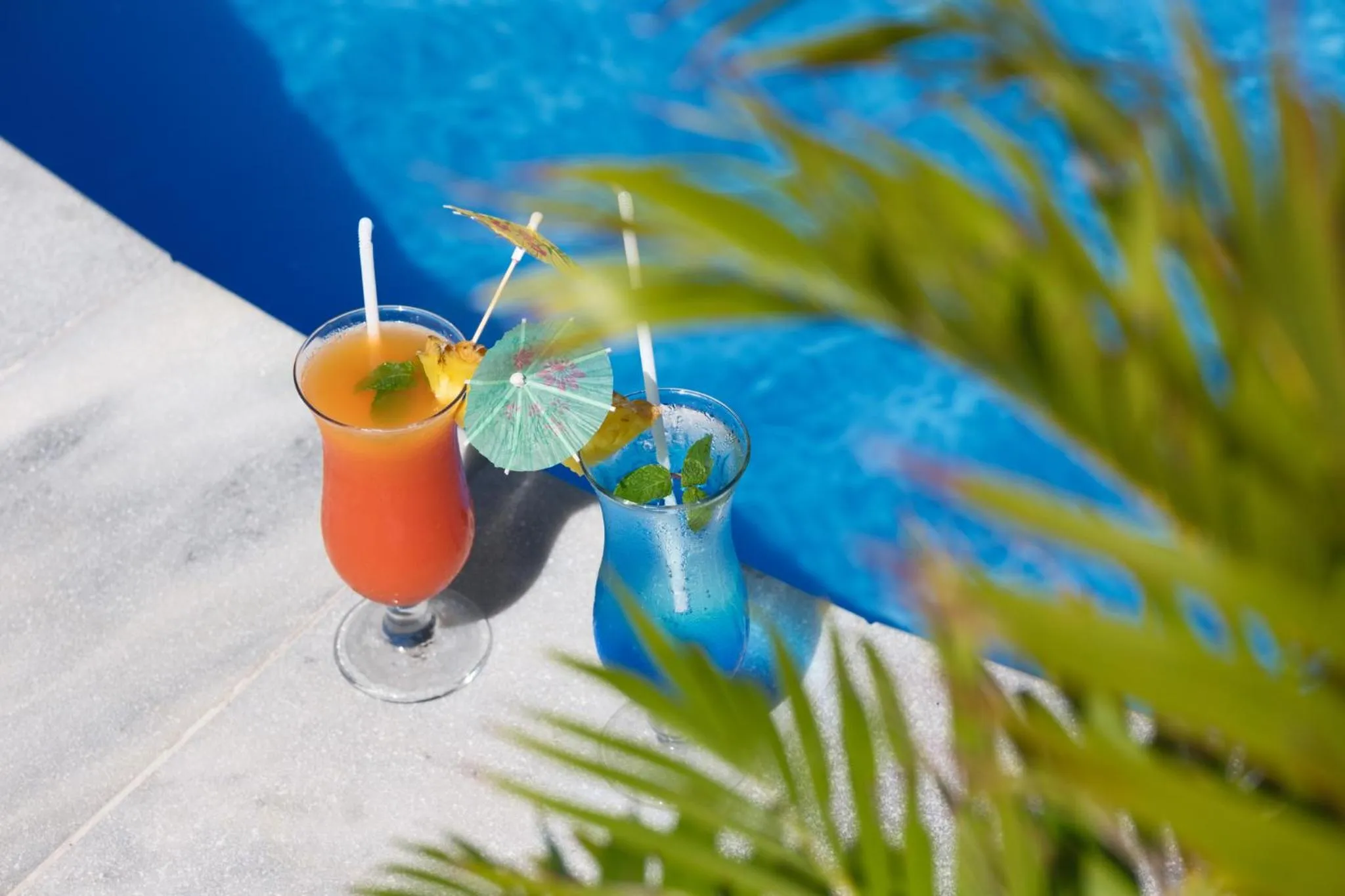 Food and drinks in Aquarius On The Beach