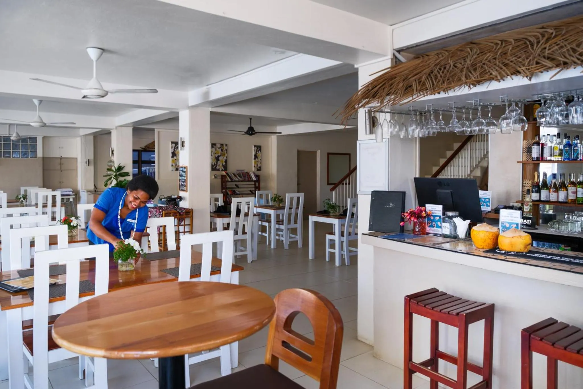 Restaurant/places to eat in Aquarius On The Beach