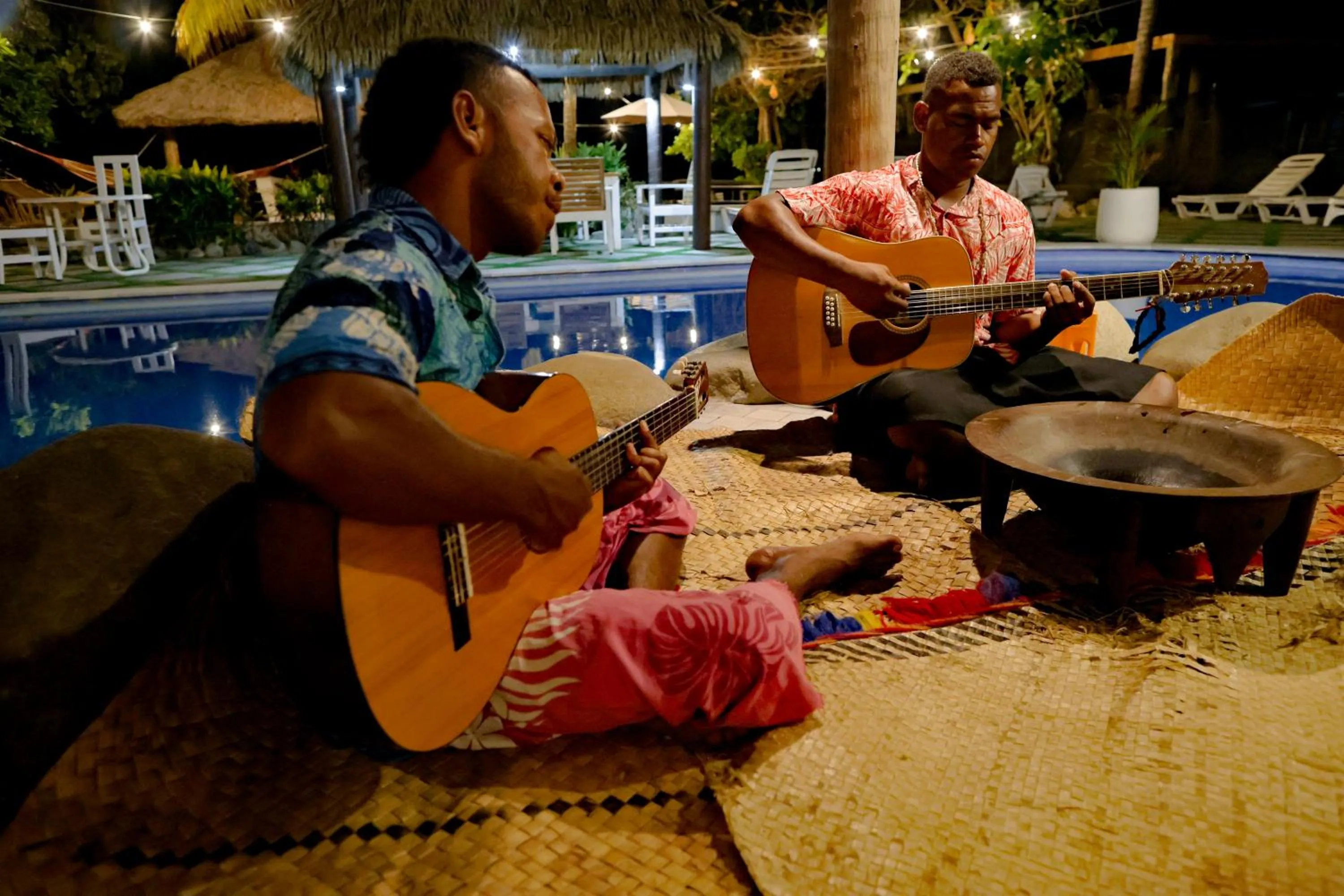 Evening entertainment in Aquarius On The Beach