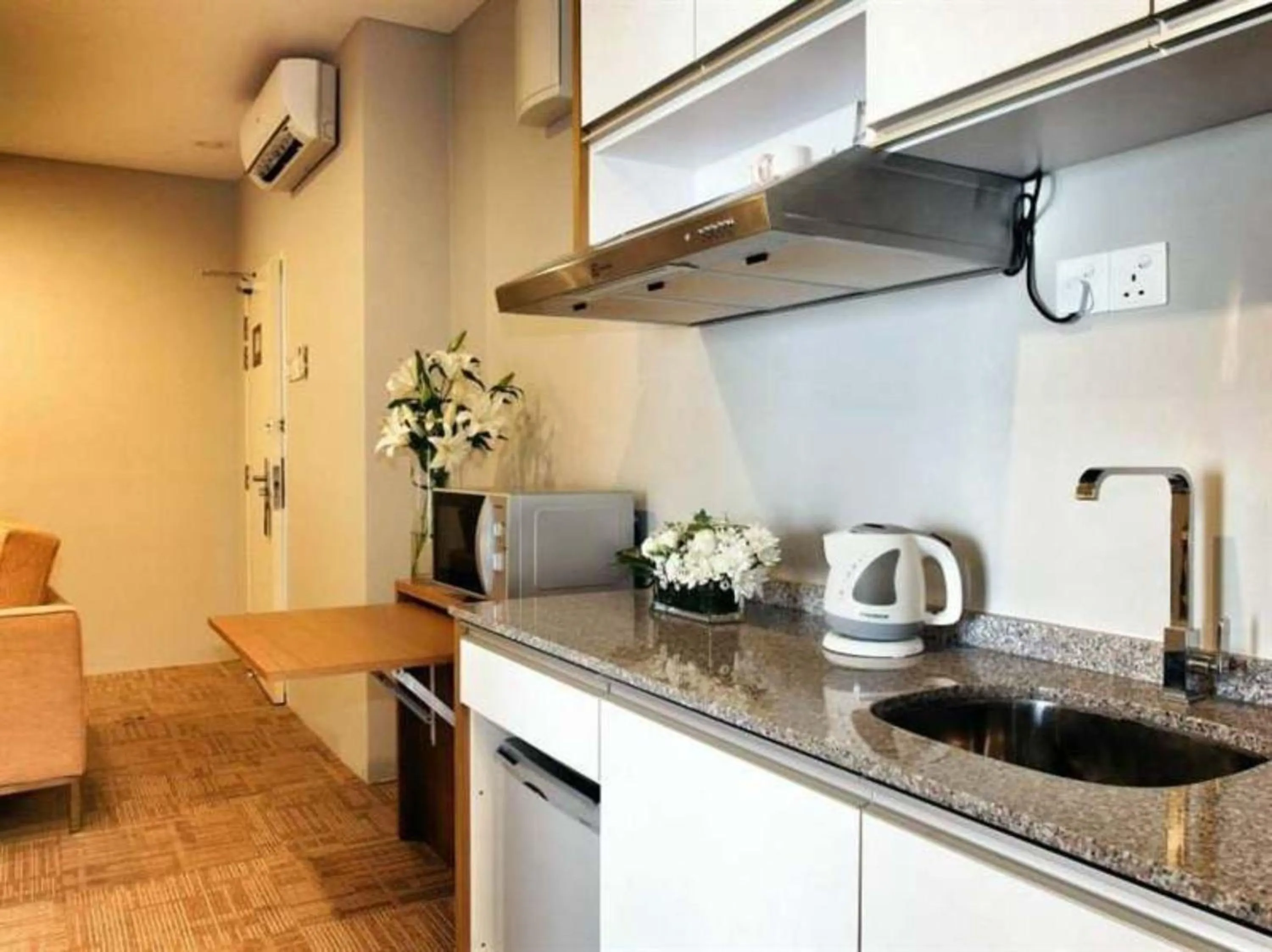 Kitchen or kitchenette in Hotel Primera Suite Cyberjaya