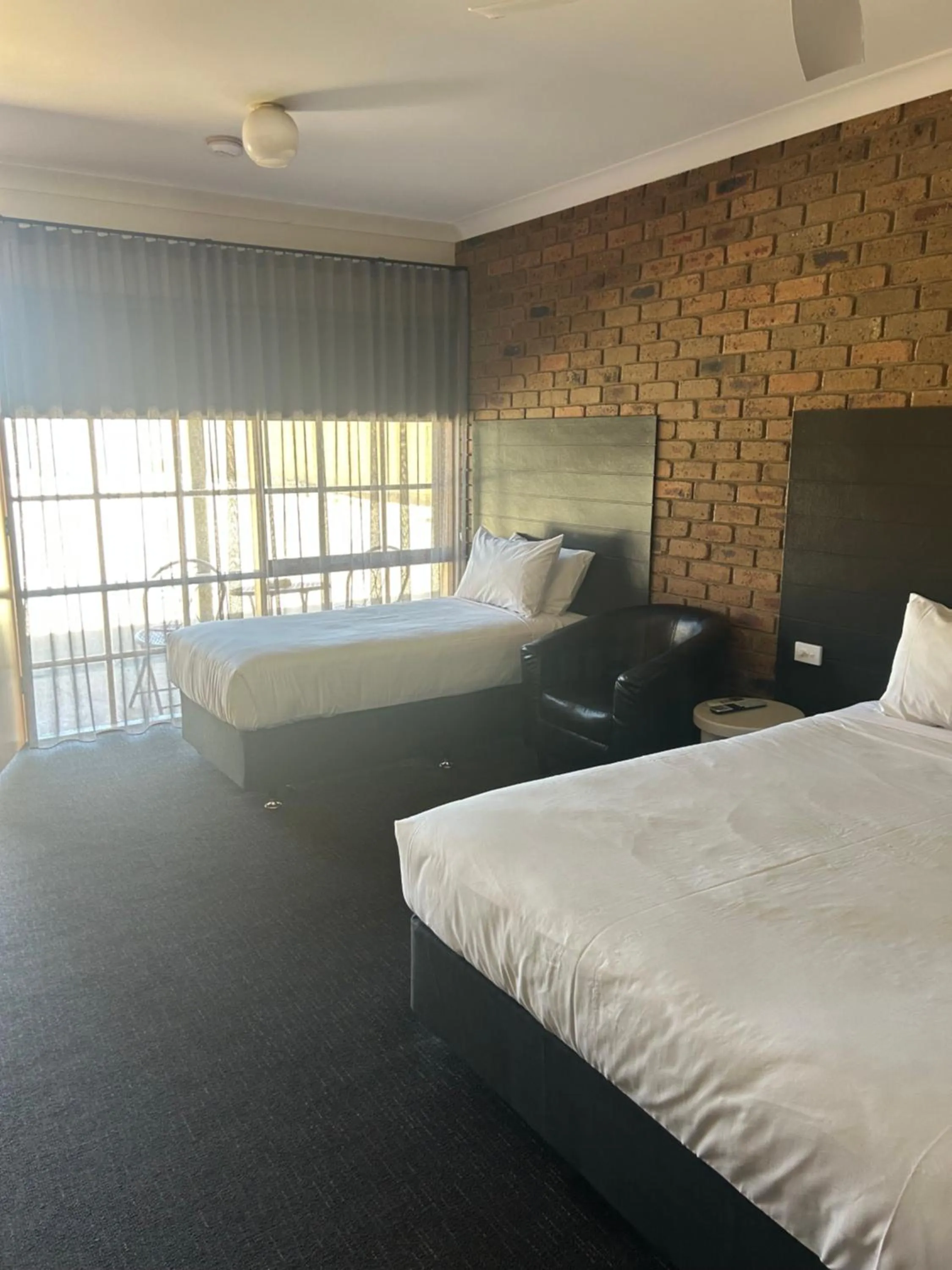 Bed in Travellers Rest Motor Inn Swan Hill