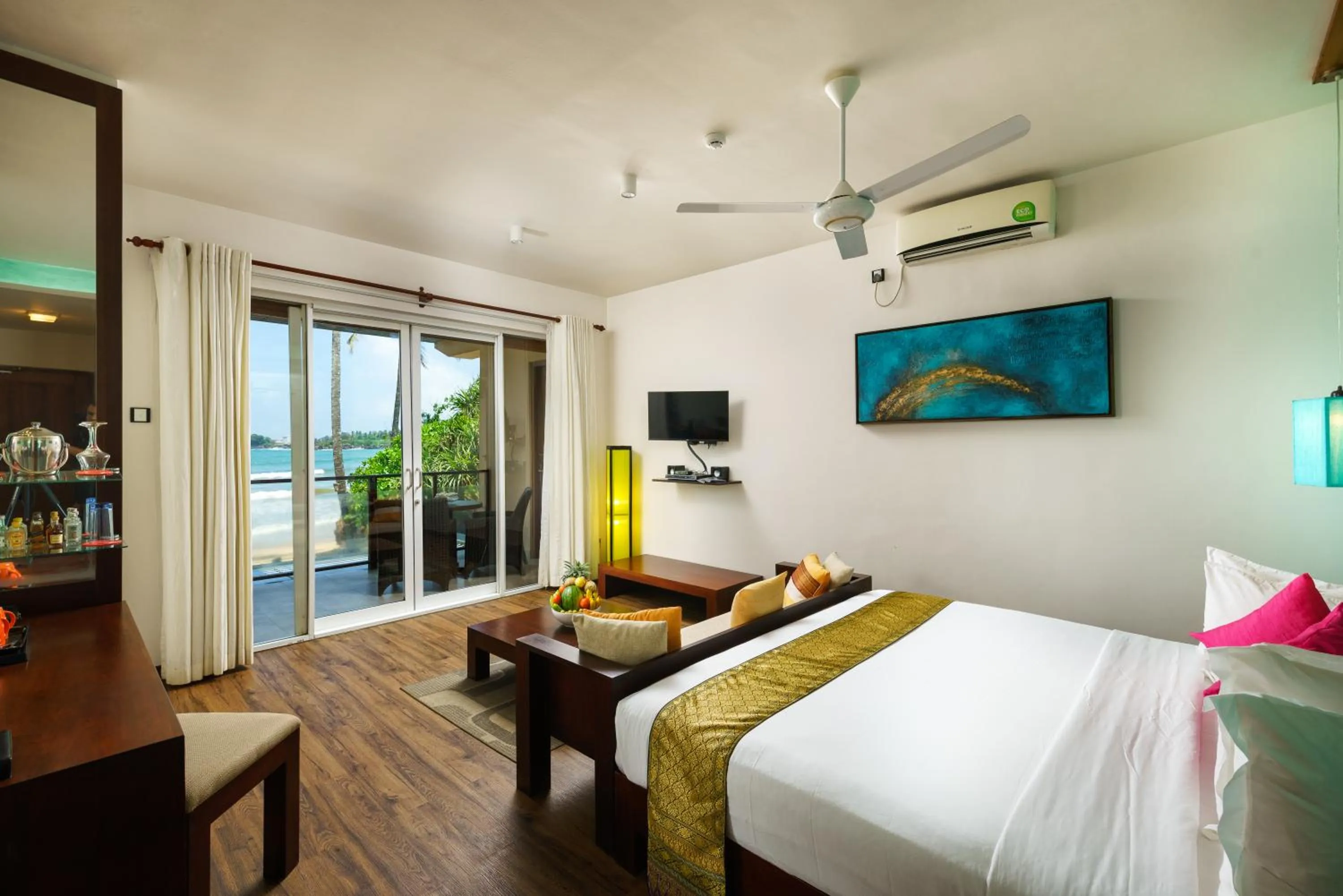 Bedroom, Bed in Cocobay Unawatuna