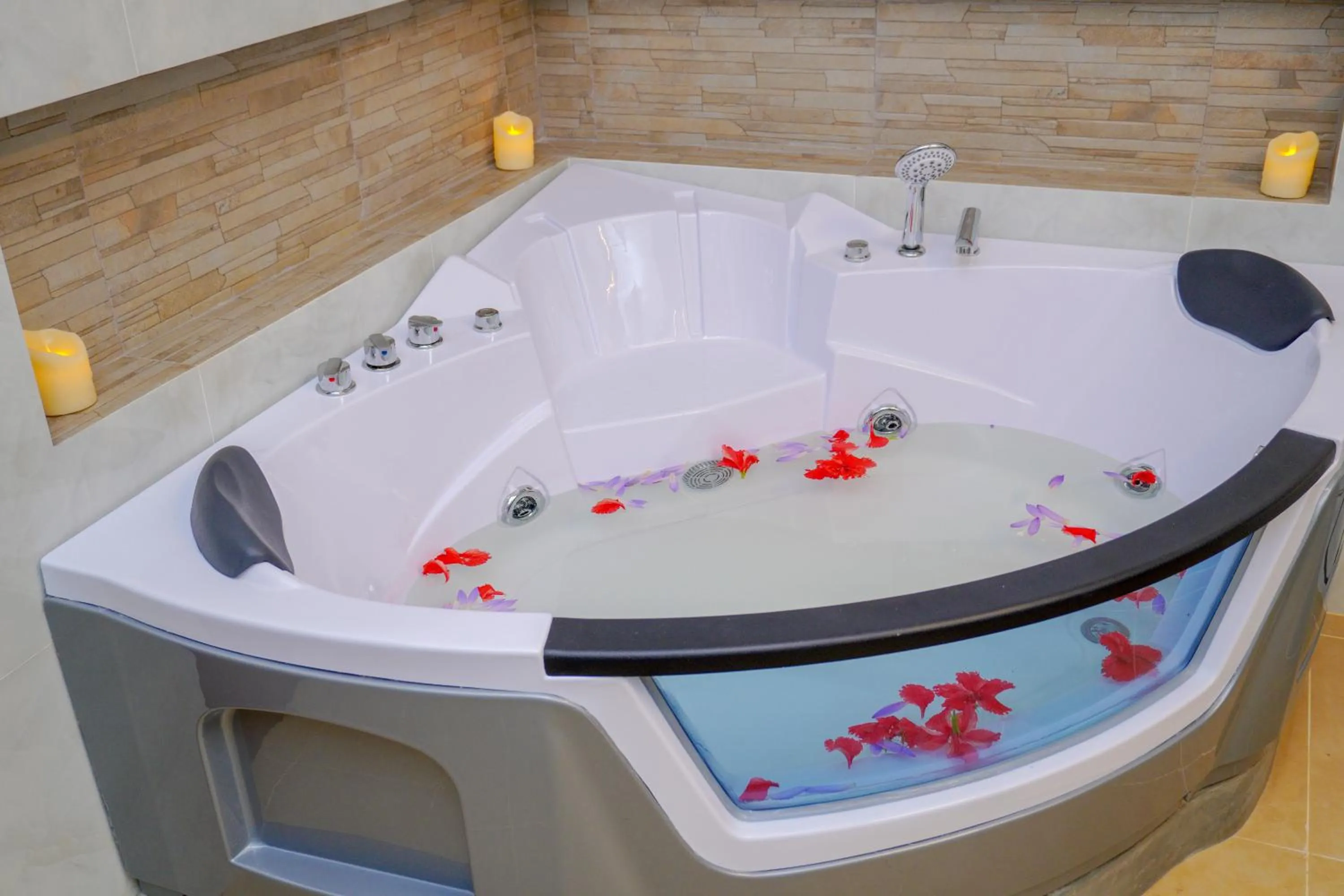 Bath in Cocobay Unawatuna