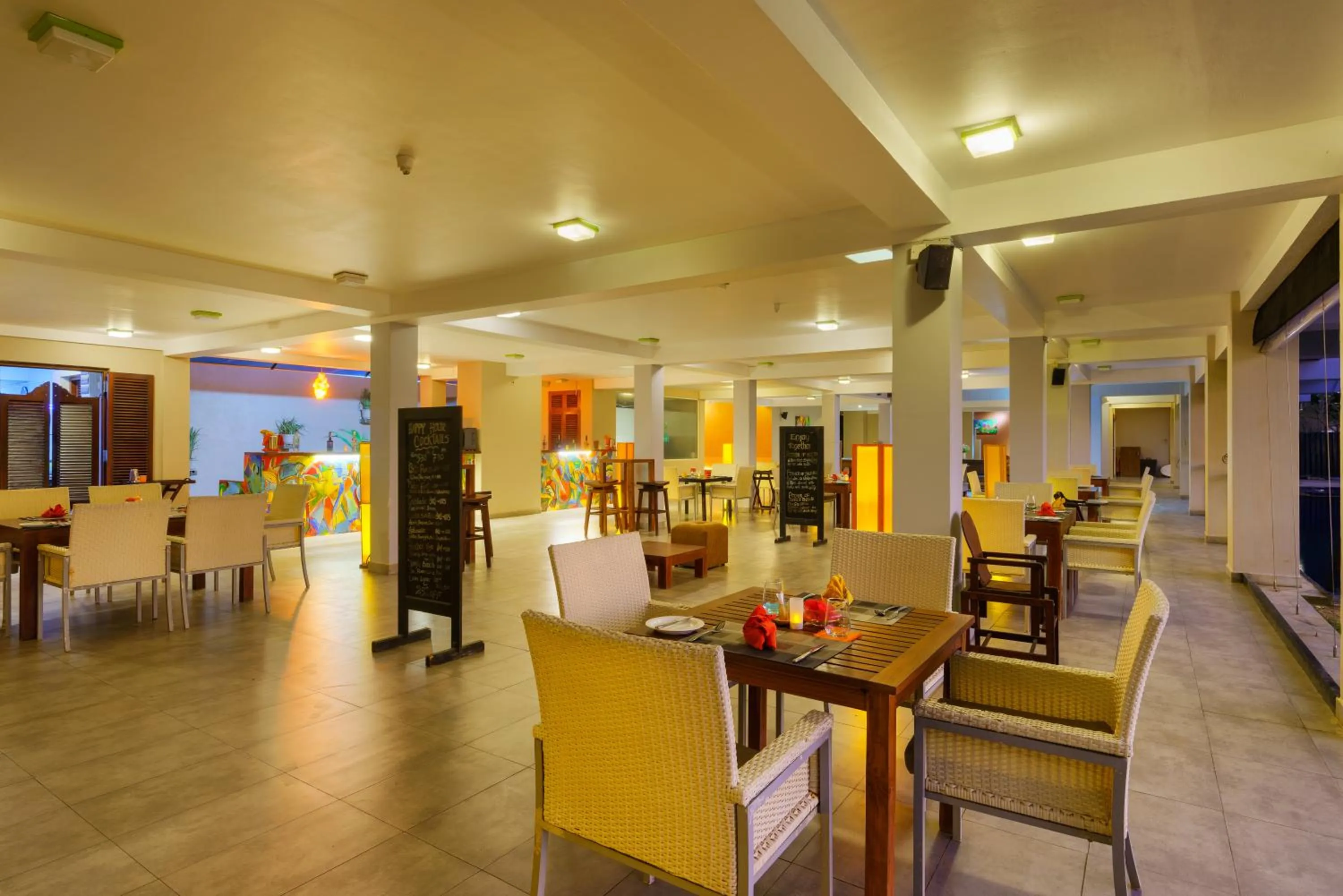 Dining area in Cocobay Unawatuna