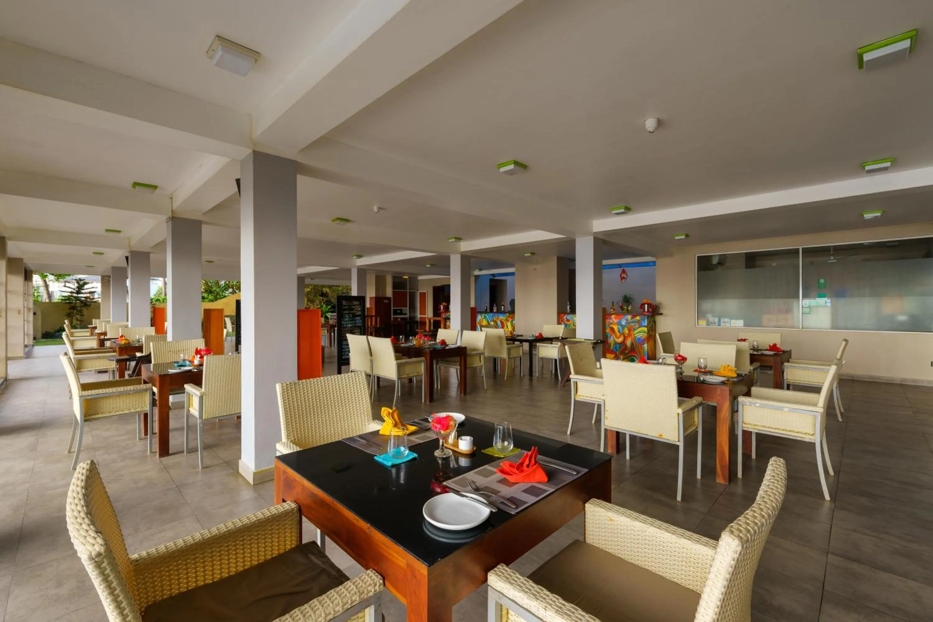 Dining area in Cocobay Unawatuna