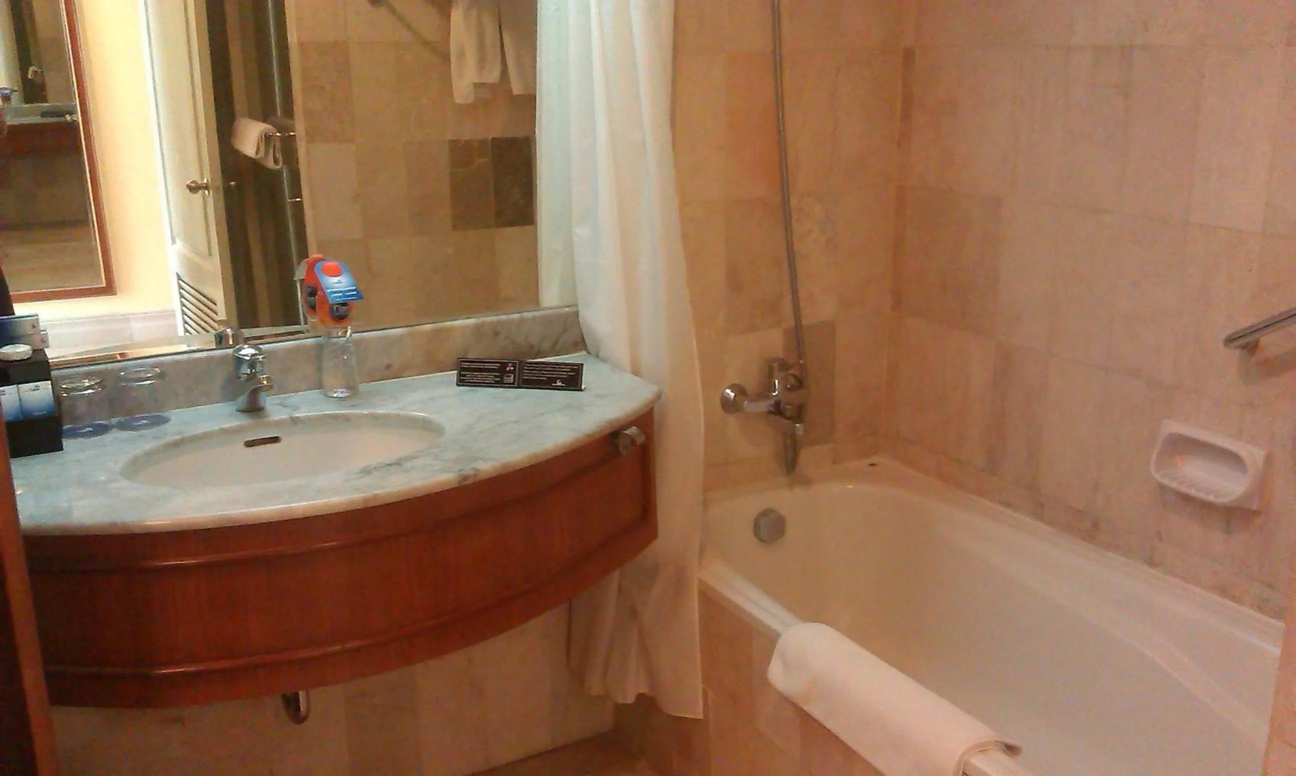 Toilet in Resor Tuban Tropis