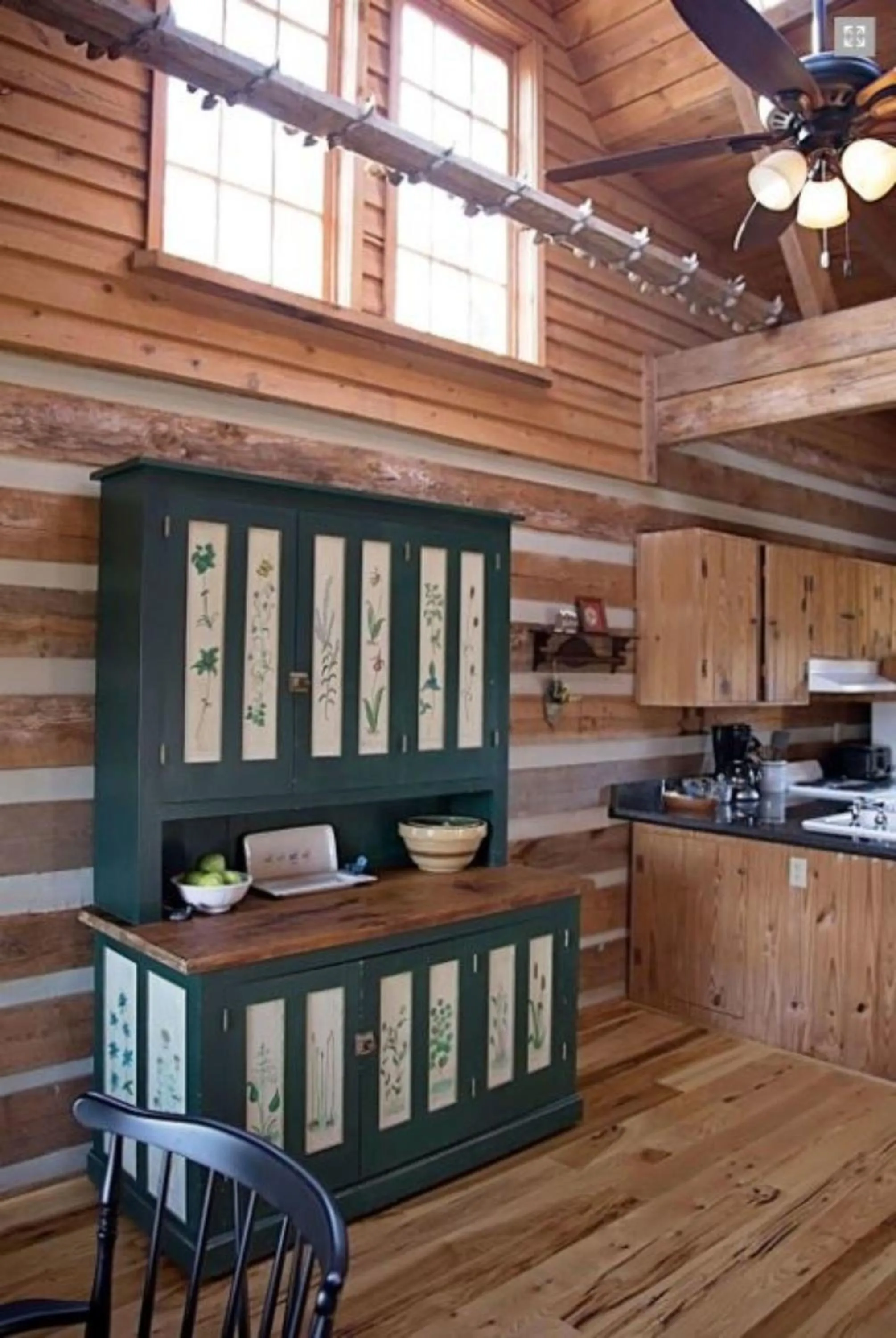 Dining area in River Bluff Farm Bed and Breakfast
