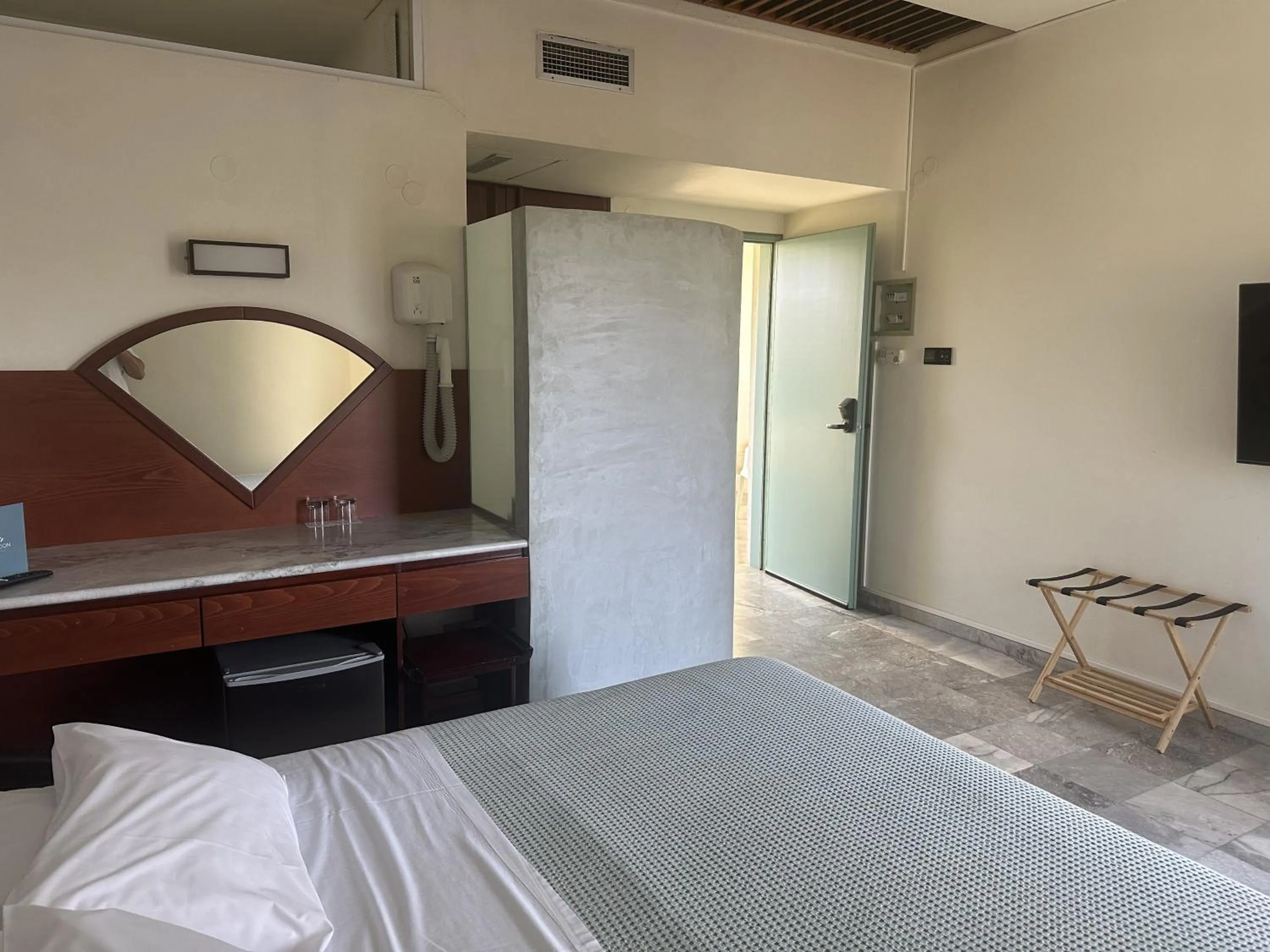 Bedroom, Bed in Rodon Hotel