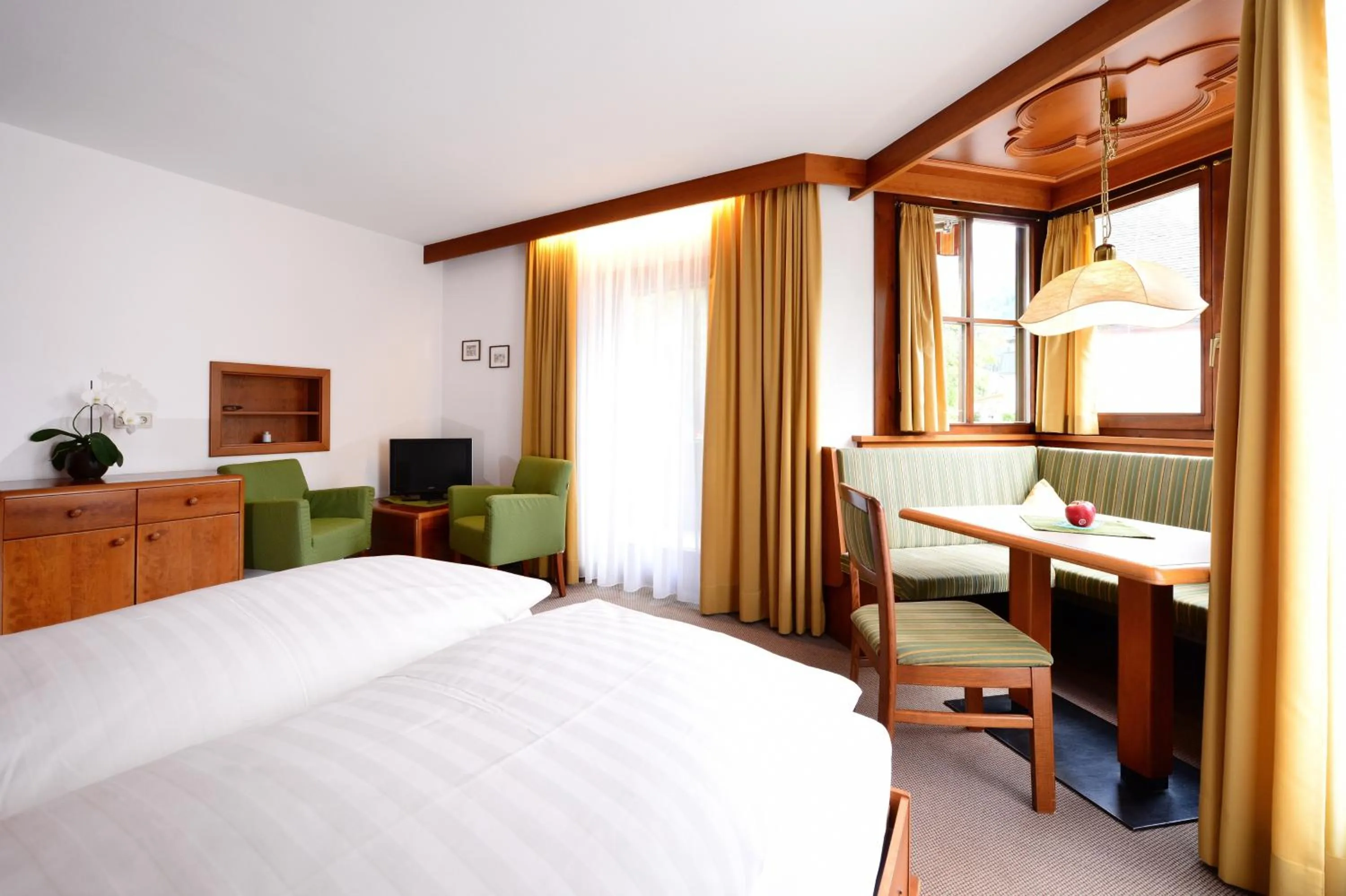 Photo of the whole room, Bed in Residence Bacher