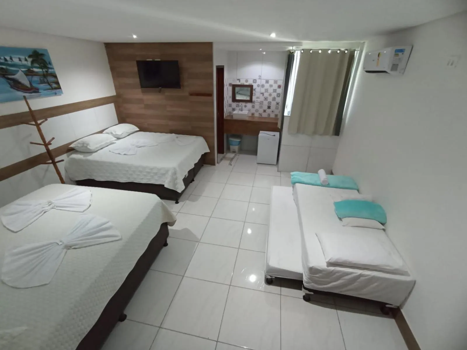 Photo of the whole room, Bed in Suites Porto Frevo
