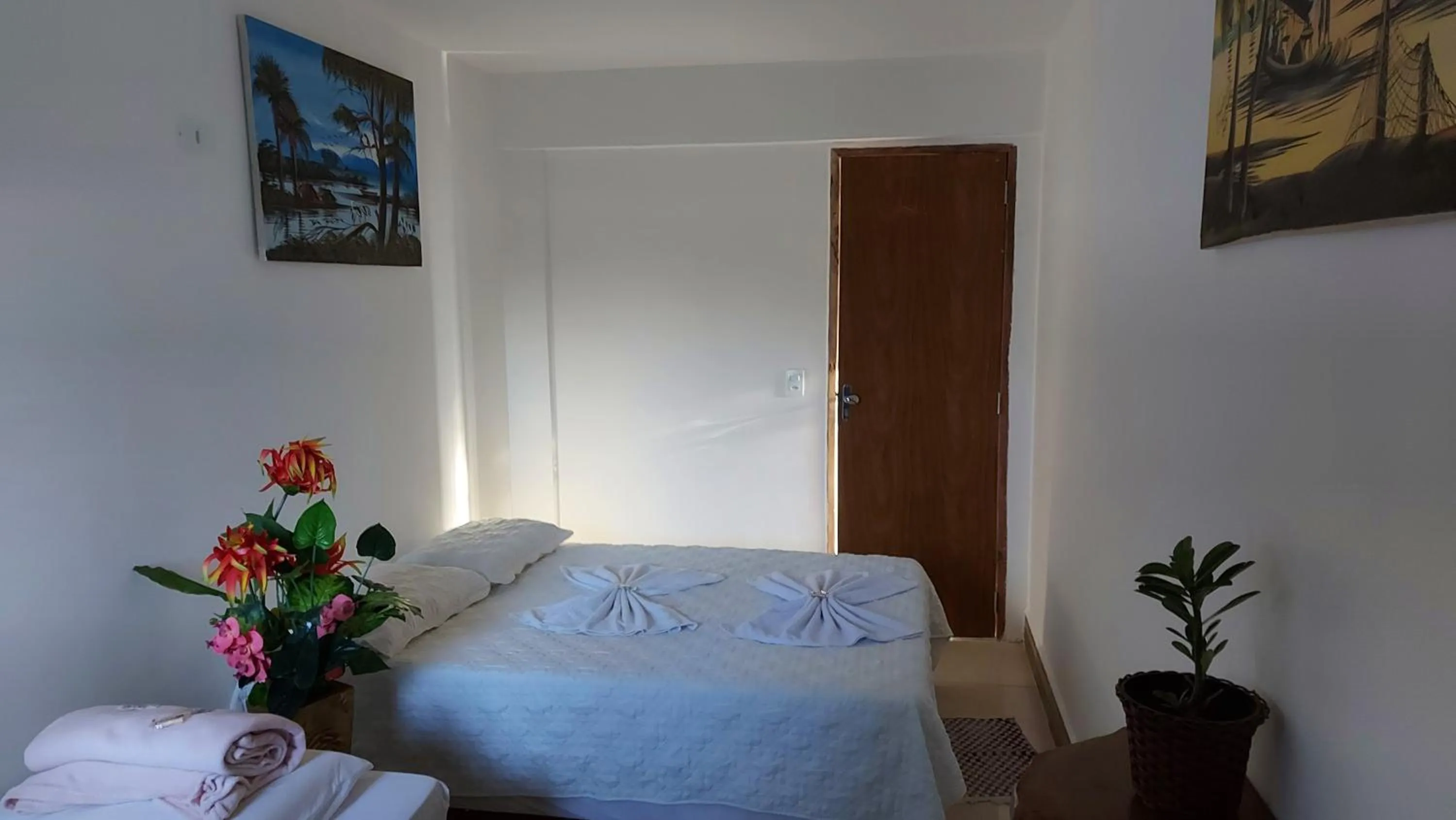 Photo of the whole room, Bed in Suites Porto Frevo